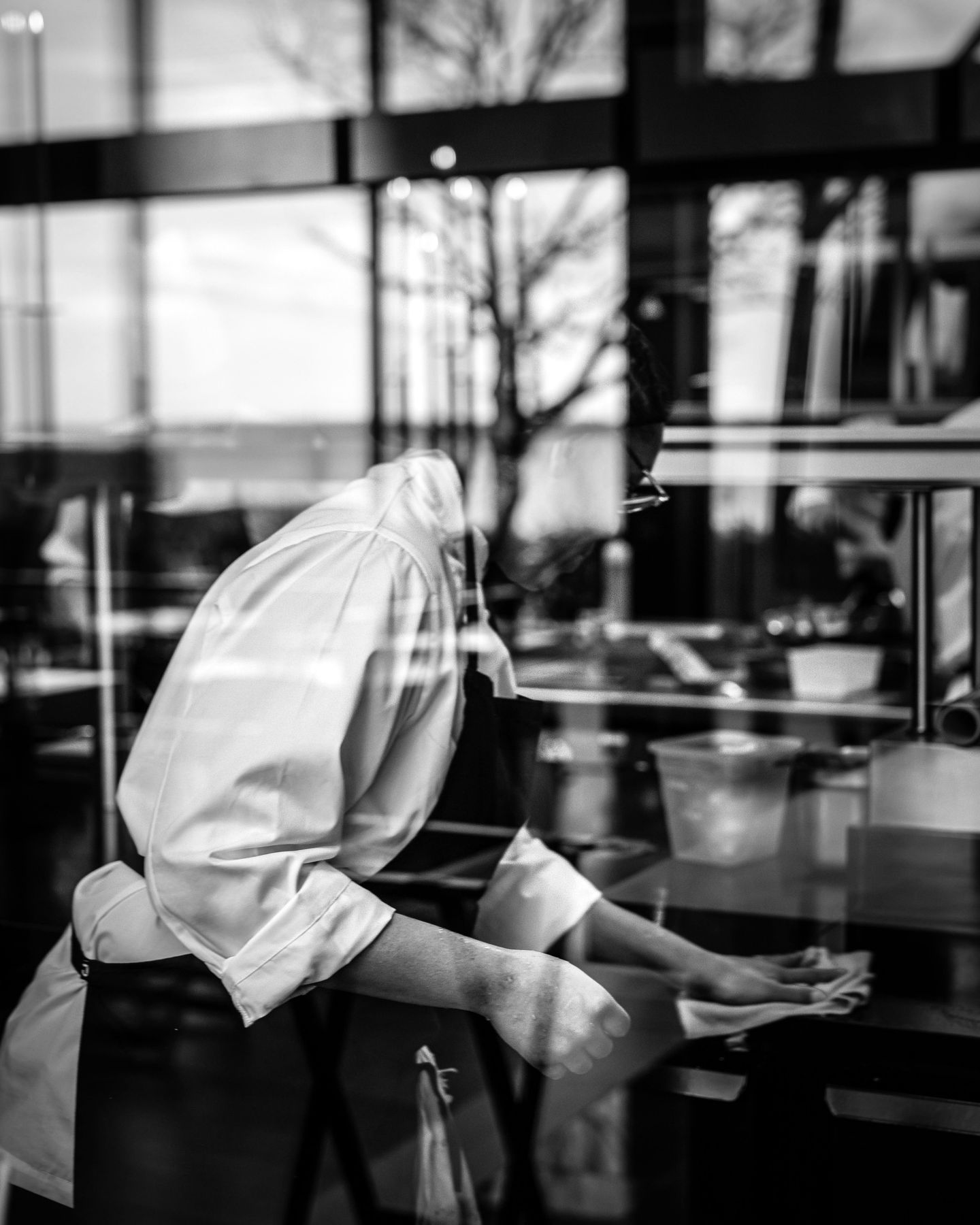 Vous comptez les jours aussi ? 📅 Toute l'équipe s'agite en cuisine et en salle pour la réouverture le 19 mars 🔥
On a hâte de vous revoir ! ✨
#lebelvédère #mesnilsaintpere