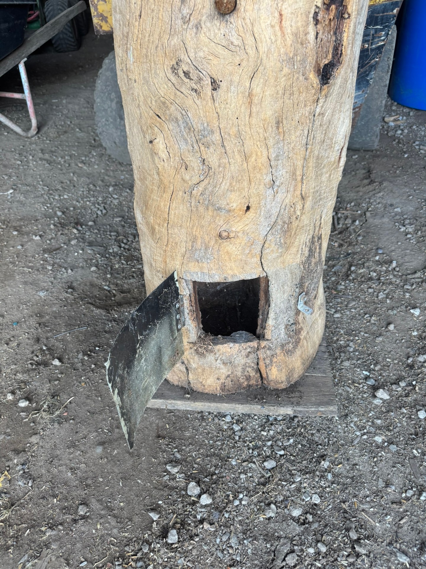 Hi Anyone in need of or looking for a large log nest box 1040 mm high, 400 mm wide, to be ready for the breeding season,
We have no need for it anymore, and it's just sitting in the shed, taking up space. Pick up Western Sydney
$100.00 if interested, PM us