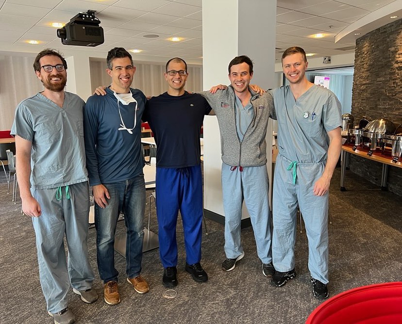 🔨🦴🪚.
.
.
.
.
.
.
#ortho #orthopedics #orthopaedicsurgeon #joints #knee #hip