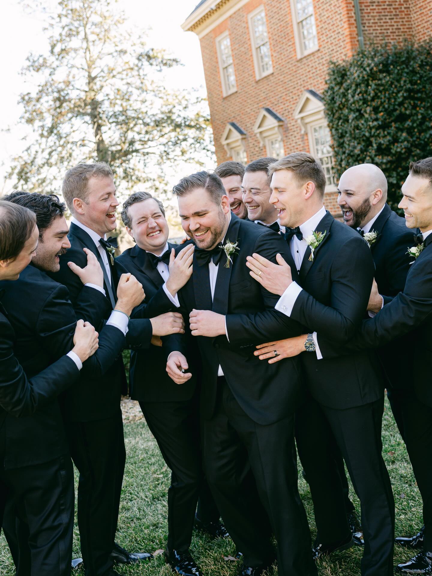 Grooms just wanna have fun✨🌙
#starrynighteventsrva #starrynighteventsplanner #starrynighteventsrvaflowers #starrynighteventsrvaweddings #starrynighteventsrvacouples
Planning & Florals | @starrynighteventsrva @tanya_m_cornwell
Photography | @sarahmattozziphoto
Venue | @estateatriverrun
Catering | @groovingourmets
Rentals | @rentequipva
DJ | @djfrankierva
Officiant | @chgceremonies
Cake | @pearlsbakeshoppe
Photo Booth | @richmondphotobooth
Beauty | @ave42salon
Couple | @ivykcaldwell @scaldwell70