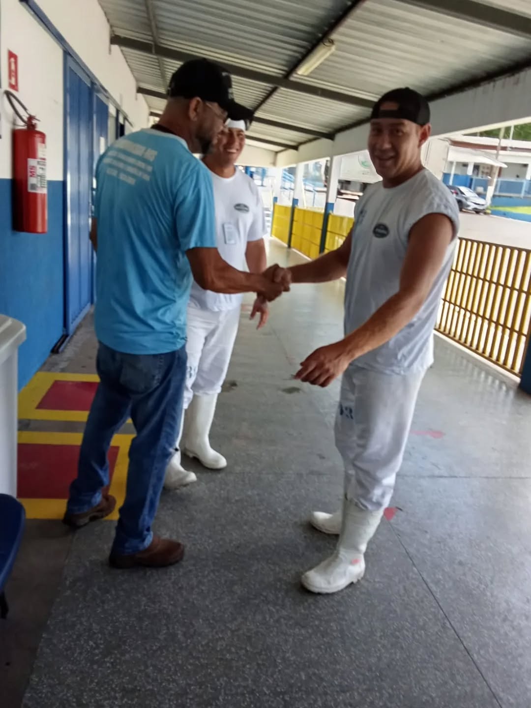 O SINDMASSA MS vem consolidando sua presença em todo o Estado de Mato Grosso do Sul, fortalecendo sua estrutura para estar cada vez mais próximo dos trabalhadores da categoria.
Atualmente, o sindicato possui 8 unidades em funcionamento no Estado, sendo 4 sedes próprias localizadas nos municípios de Campo Grande, Rochedo, Itaquiraí e Iguatemi. Além disso, conta com 4 unidades instaladas em imóveis locados, nos municípios de Nova Alvorada do Sul, Eldorado, Mundo Novo e São Gabriel do Oeste.
Nosso objetivo institucional é que, ao longo dos próximos anos, todas as unidades do SINDMASSA MS possuam sede própria, ampliando ainda mais a estrutura de atendimento aos trabalhadores.
Importante destacar que todas as sedes próprias foram construídas com recursos próprios da entidade, sem qualquer tipo de financiamento, estando 100% quitadas, demonstrando responsabilidade administrativa e compromisso com o patrimônio dos trabalhadores.
#sindmassams #matogrossodosul #brasil #industriaalimenticia #padarias