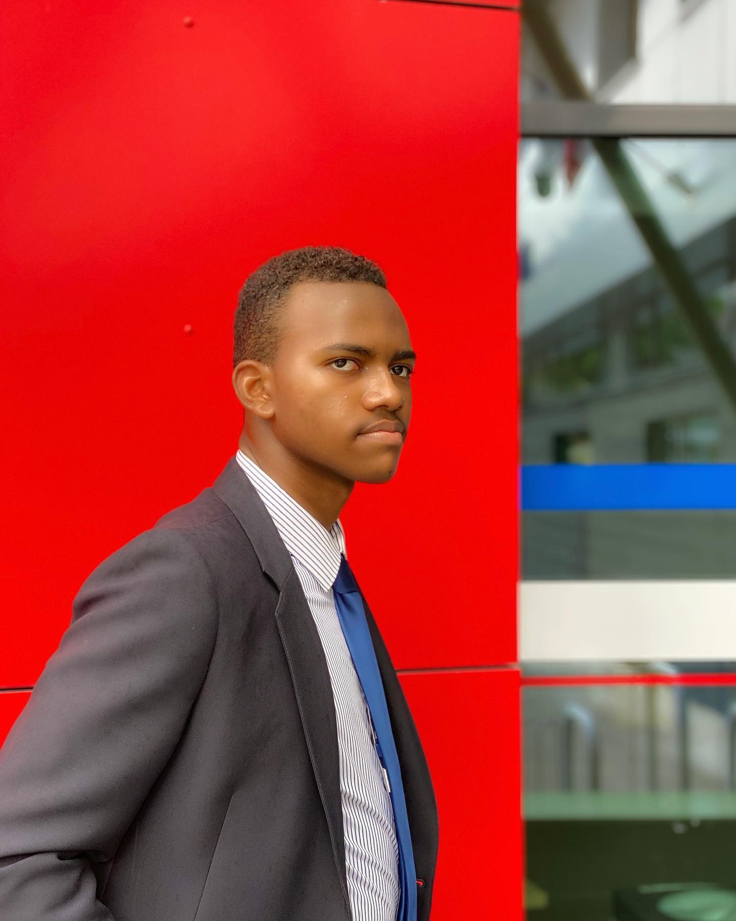 En cette journée de la Police Nationale, je me suis rendu à l'Hôtel de Police de Fort-de-France, afin de rendre hommage aux disparus et aux blessés dans l'exercice de leurs fonctions, afin de soutenir cette institution et tous ceux qui la composent.
Honorons celles et ceux qui risquent leur vie pour protéger les nôtres. 👮♂️🚔🇫🇷