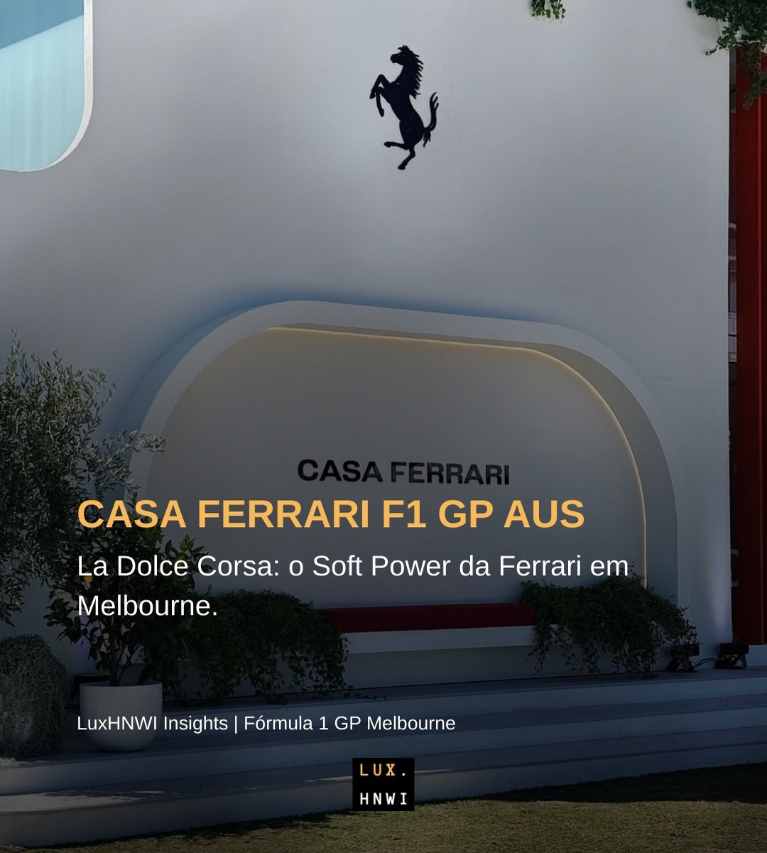 La Dolce Corsa: O Soft Power da Ferrari em Melbourne
O GP de Melbourne 2026 consolidou o que nós na LuxHNWI já vínhamos antecipando: a Ferrari parou de vender apenas cavalos-vapor para vender o Savoir-faire italiano como um serviço global.
A Casa Ferrari este ano foi uma aula de Quiet Luxury aplicada ao paddock. Ao trocar o tecnicismo frio das garagens pela estética orgânica da Costa Amalfitana (oliveiras centenárias, limões sicilianos frescos e o aroma de uma Pizzeria autêntica), a marca cria um fosso competitivo emocional inalcançável.
O Insight: observem a curadoria. Do maquinário La Marzocco ao bar assinado pela Chivas Regal, cada ponto de contato reforça o “Asset-based Luxury”. A Ferrari não quer que você apenas assista à corrida; ela quer que você habite o universo de Maranello. É a transição definitiva de montadora para Lighthouse Brand (Marca Farol).
O Luxo real não grita no Paddock Club; ele sussurra sob o sol de Albert Park. 🍋🇮🇹
#LuxHNWI #FerrariLifestyle #MercadoDeLuxo #QuietLuxuryBrasil #F1
