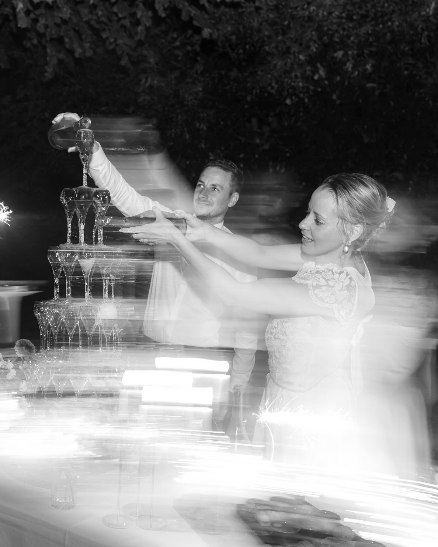 .
La photographie en noir & blanc se mêle parfaitement à votre reportage mariage.
C’est ressentir plus d’émotions & plus d’intensité pour vos souvenirs de ce merveilleux jour. 🦢
.
Fanny. 🦢
|| Photographe de mariage & famille.
|| Tours & Région Centre. ♡
.
#photographetours #indreetloire #toursmaville #photographecoupletours #regioncentre seancecouple futursmaries seanceengagement photographemariage mariage2027 futursmariés2027 mariageregioncentre loirevalley loirevalleywedding loirevalleyweddingphotographer engagementsession castleloirevalley romanticphoto romanticphotography romanticwedding mariageromantique photographeromantique