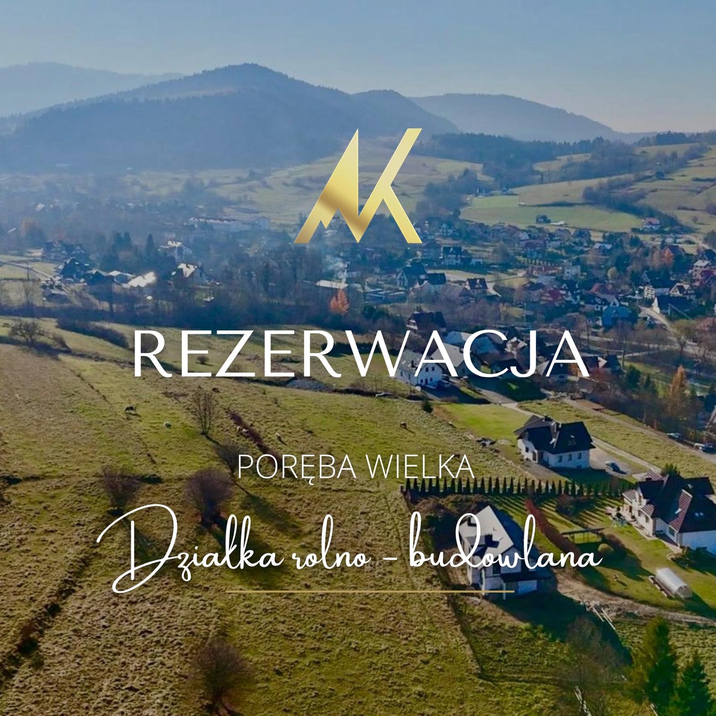 Z ogromną przyjemnością informujemy, że działka w Porębie Wielkiej o powierzchni ponad 38 arów została zarezerwowana! 🙌
Co ciekawe – decyzja zapadła naprawdę szybko, ponieważ zainteresowanie tą nieruchomością było bardzo duże. Można śmiało powiedzieć, że ustawiła się do niej mała kolejka chętnych.
Serdeczne gratulacje dla osób, które jako pierwsze podjęły decyzję i wpłaciły rezerwację – to była świetna decyzja inwestycyjna! 👏
Działki w Porębie Wielkiej oraz całej gminie Niedźwiedź cieszą się coraz większym zainteresowaniem i absolutnie nas to nie dziwi. Ten region bardzo dynamicznie się rozwija – bliskość Gorczańskiego Parku Narodowego, Term Gorce, rozwijająca się infrastruktura, piękne tereny i ogromny potencjał turystyczny sprawiają, że zakup ziemi tutaj to naprawdę dobra inwestycja na przyszłość.
Mieliśmy ogromną przyjemność poznać nowych właścicieli – wspaniałe, młode małżeństwo, które podchodzi do zakupu działek bardzo świadomie i inwestycyjnie. Takie spotkania tylko utwierdzają nas w przekonaniu, że warto budować relacje i wspólnie tworzyć kolejne dobre inwestycje.
Bardzo dziękujemy również za zaufanie, jakim obdarzają nas osoby z regionu. To dla nas ogromnie ważne, że wiedzą Państwo, iż zawsze mówimy uczciwie o potencjale nieruchomości i polecamy tylko te miejsca, w które sami wierzymy.
I wszystko wskazuje na to, że to dopiero początek kolejnych pięknych transakcji w tej okolicy.
Gratulujemy nowym właścicielom i trzymamy kciuki za realizację ich planów! 🍀
_____________
📍Mszana Dolna, ul. Starowiejska 4C
☎️ tel. 798 370 312
📩 anna@apexkoncept.pl
📲 apexkoncept.pl
#nieruchomości #działkanasprzedaż #działka #inwestycjawziemię #porębaWielka gminaNiedźwiedź gorce gorczańskiparknarodowy inwestycjanieruchomości nieruchomościpolska biuronieruchomości inwestowanie apexkoncept