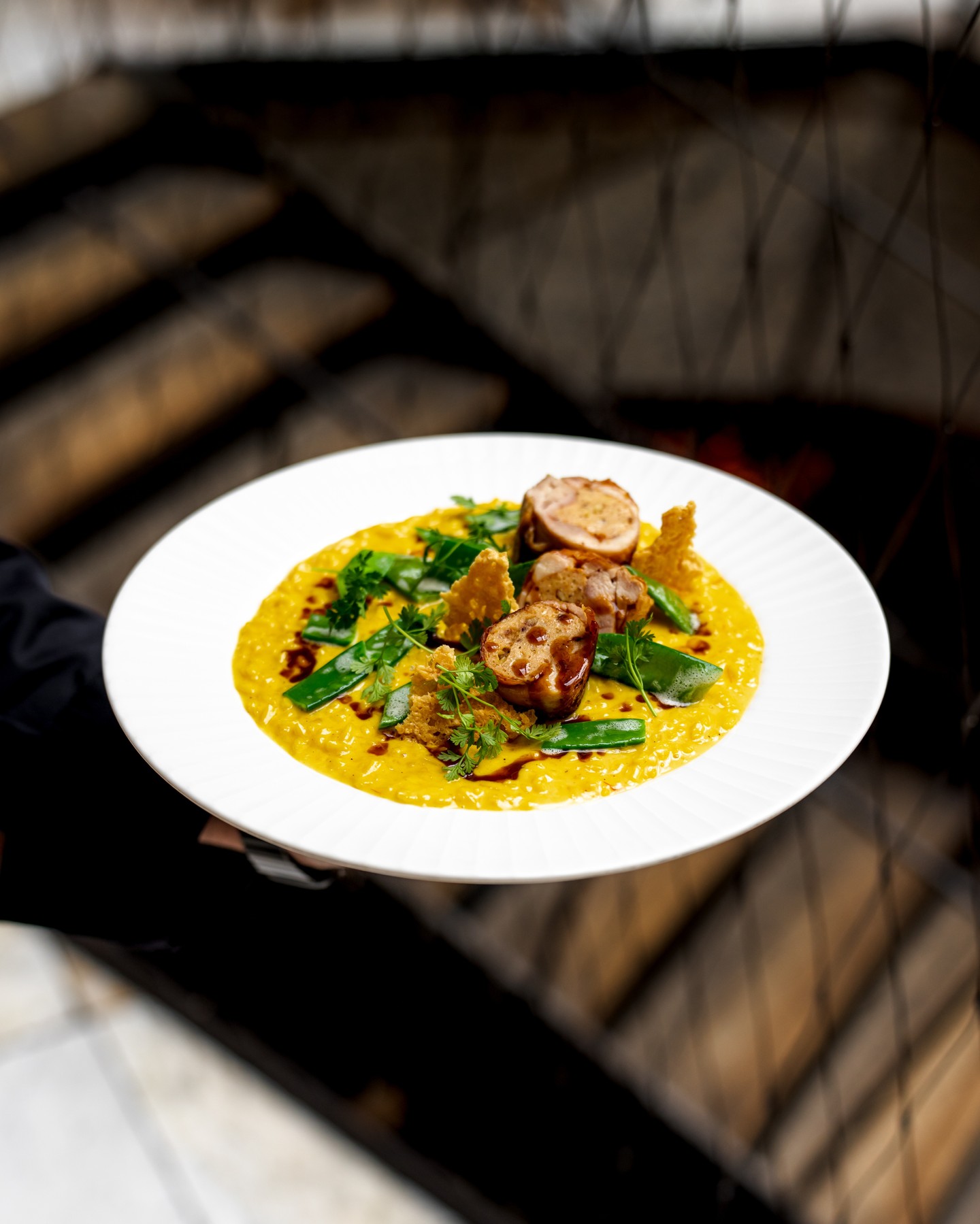 Tento týden se na obědovém menu můžete těšit na:
🍲 Polévky: Polévka z pečeného kuřete | Telecí vývar
🍖 Hlavní chody: Stroganoff z hovězí svíčkové | Pomalu pečená kančí krkovice | Plněná rolka z kuřecích stehen
🌱 Vegetariánská jídla: Smažené Halloumi | Španělská bramborová tortilla
🍮 Dezert: Borůvkový cheesecake
🕰️ Menu se podává každý všední den od 11:30 do 14:30.
Udělejte si pauzu na oběd a užijte si skvělá jídla z naší kuchyně!
#polednimenu