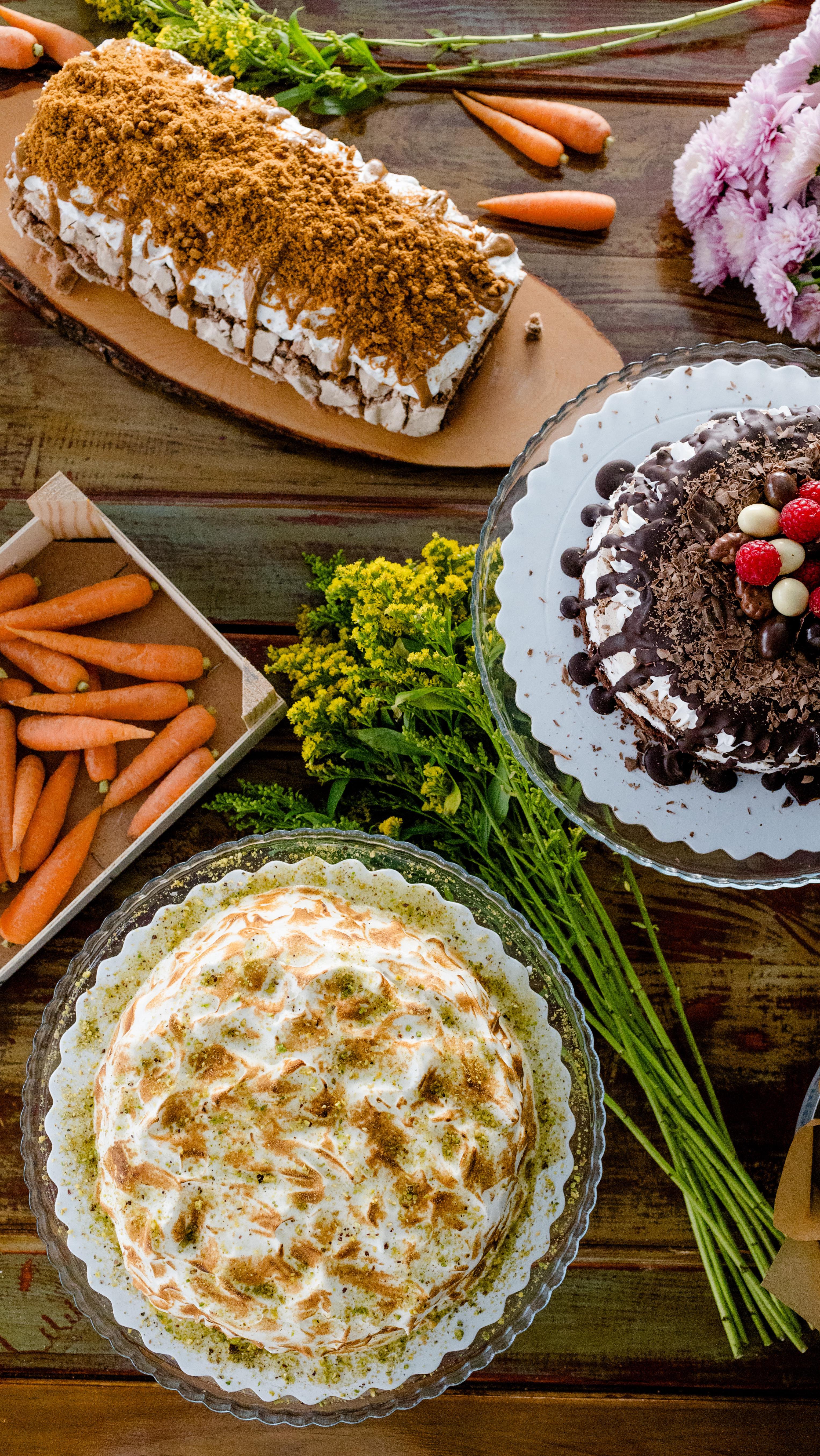 A Páscoa está quase a chegar e os nossos bolos não podem faltar na sua mesa! 🐰🥕🍫 Faça já a sua encomenda 🖥️Obolodamarta.pt