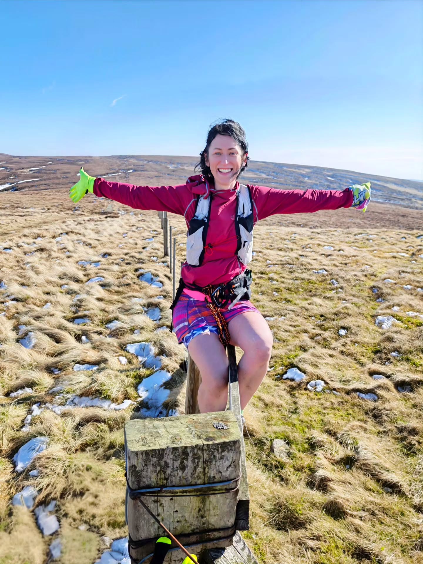 Sometimes running takes you to places that feel bigger than the miles.
This weekend it took me to the border, quite literally.
Sat on the line between England and Scotland, looking out across the wildness of Northumberland, I was reminded just how far running can take us.
Over the weekend we traced pieces of iconic ground.
We visited the Auchope Mountain Refuge Hut, a place known to many who follow the legendary Spine Race. A small, weathered shelter that holds so many stories of endurance, fatigue and determination.
We climbed Hedgehope Hill, stood among the wide rolling backs of The Cheviots, and ran trails that feel both ancient and endless.
But the real strength of the weekend wasn’t the hills.
It was the women.
Different lives.
Different paces.
Different stories.
Yet the same quiet understanding of what it takes to show up, lace up, and keep moving forward.
Miles shared.
Laughter carried on the wind.
Moments of silence where the landscape did the talking.
There is something powerful about spending time in the company of women who understand the juggle, and still choose the trail.
This weekend wasn’t just about running in Northumberland.
It was about standing in the strength of other women.
A huge thank you to the women who worked so hard behind the scenes to make this weekend happen, organising accommodation, planning routes, and quietly pulling all the pieces together so the rest of us could simply turn up, run, and share the experience.
Weekends like this don’t just happen.
They’re built by strong women supporting other women.
#womenempoweringwomen #womeninsport #womenwhorun #femaleathletes