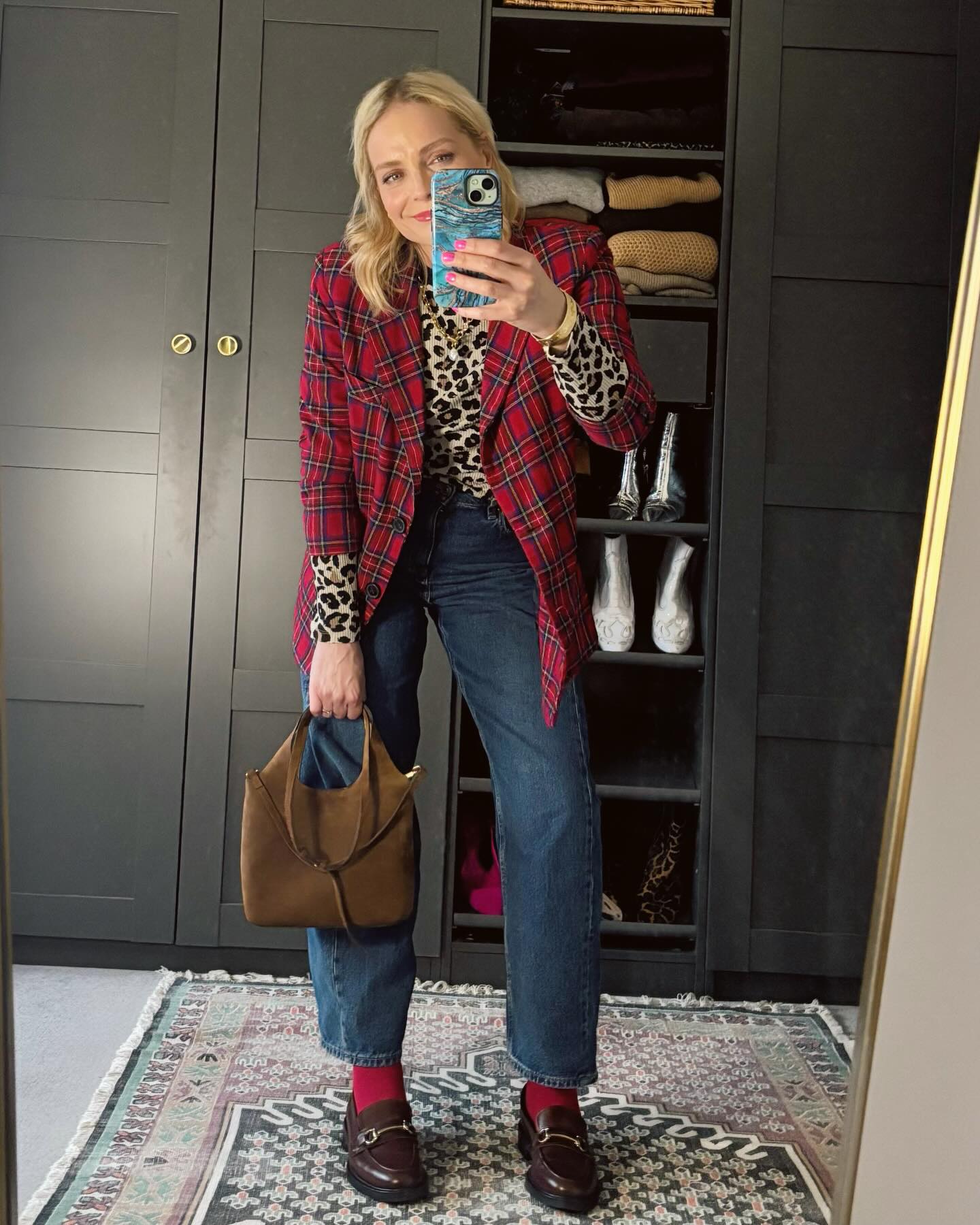 A pattern clash that is by no means new on these squares but nevertheless I love it. The tartan jacket is a recent wardrobe addition- a preloved Glassworks blazer from @vinted. Works so well with the leopard print and there is no reason you can’t keep wearing tartan into Spring ❤️
Style - personal style - personal stylist - women’s style - styling - style inspo - personal styling - casual outfits - everyday outfits - fashion - colour - print
#personalstyle #personalstylist #ootd #wiwt #leopardprint