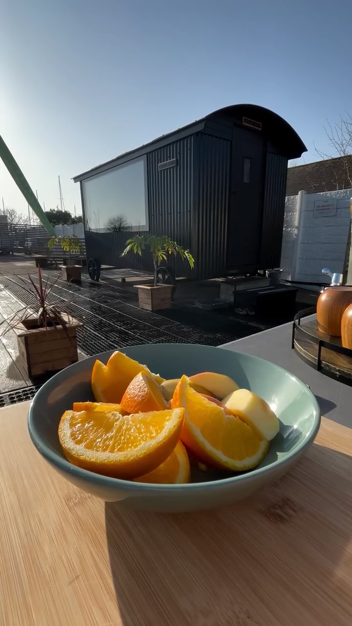 Sunshine. Seawater sauna. Cold plunge. ☀️
Step into the heat, cool down in the plunge pool, rinse under the rain shower and leave feeling completely reset.
Relaxed vibes. Fresh air. Pure outdoor wellness.
Book your session now.
Link in bio.
#HelloOutdoors #SaunaExperience #ColdPlunge #OutdoorWellness #SaunaLife