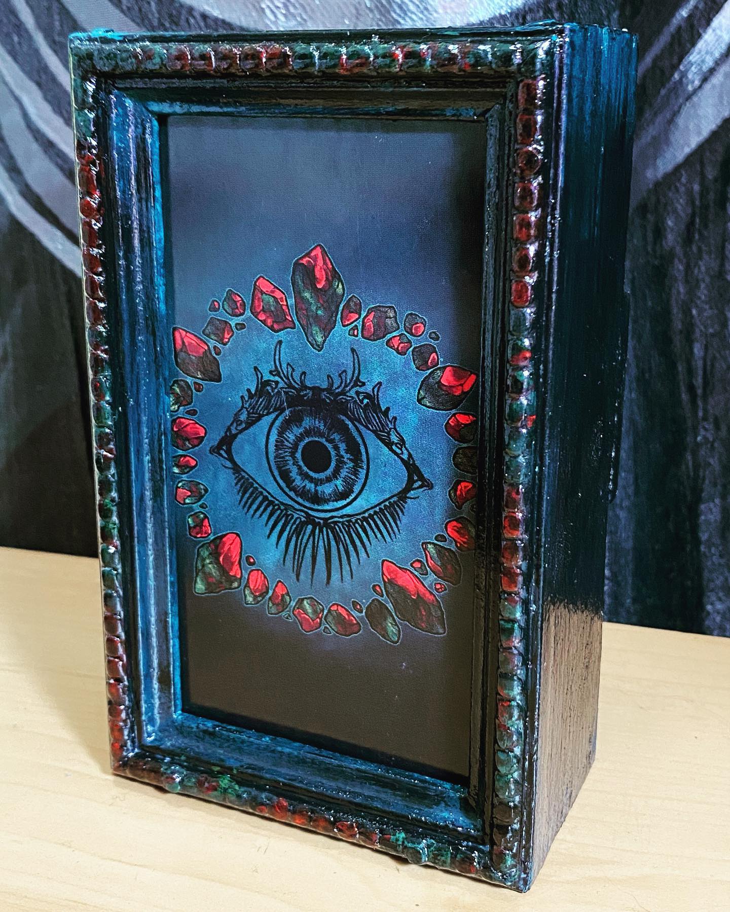 Spent the evening listening to the #wtnv liveshow and putting the finishing touches on a recent project... I