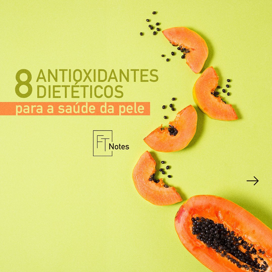 Existe uma conexão entre alimentação e pele, podemos dizer que “a beleza vem de dentro”. Uma dieta com inadequações, principalmente com baixa ingestão de antioxidantes somando-se a exposição exagerada à luz ultravioleta (UV) são dois dos principais fatores que podem aumentar a produção de radicais livres na pele, levando ao enfraquecimento das células, que podem demonstrar sinais de envelhecimento precoce.
Por outro lado, uma dieta rica em alimentos antioxidantes, isto é, frutas e vegetais como os destacados nos cards acima, está fortemente associada a redução dos sinais de envelhecimento e a melhoria na qualidade da pele, por sua capacidade de eliminar radicais livres e promover a cicatrização.
Lembrando que hábitos de vida ruins, como tabagismo, consumo de álcool e sedentarismo, podem, também, acelerar os danos ao colágeno e a elastina, proteínas que dão estrutura à pele, acarretando em flacidez e no aumento de linhas finas e rugas.
