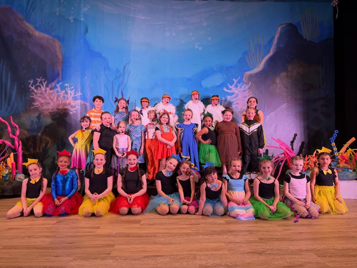🫧🐡Finding Nemo Kids, you all are STARS 🤩 Both shows yesterday went swimmingly and we are so incredibly proud of the entire cast! Thank you to @ballgroundstemacademy and all of the parents and volunteers that helped make this show possible!
.
.
.
#findingnemokids #gowiththeflow #justkeepswimming #musicaltheatrekids #singdanceact