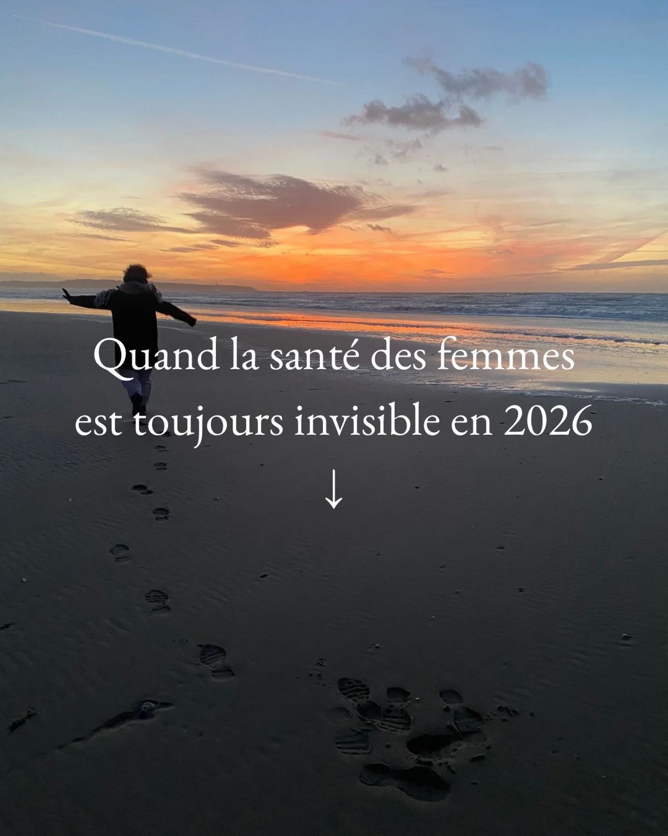 ✋ Le 8 mars n’est pas une journée pour célébrer “la femme”
Et j’avais envie de faire un post pour rappeler une réalité.
En cette journée internationale des DROITS des femmes… la santé des femmes reste encore largement négligée …
Quelques chiffres 👇
👉 L’endométriose touche 1 femme sur 10 dans le monde — soit 190 millions de femmes.
Pourtant il faut souvent 7 à 10 ans pour obtenir un diagnostic.
👉Le SOPK touche aussi environ 1 femme sur 10.
Et jusqu’à 70 % des femmes ne sont pas diagnostiquées.
👉 Les femmes représentent 49 % de la population mondiale.
Mais seulement 5 % de la recherche médicale est consacrée à leur santé.
Et pour les maladies spécifiquement féminines (endométriose, SOPK, SPM, ménopause…),
on parle de moins de 1 % des financements de recherche.
Ces pathologies représentent pourtant 14 % de la charge de maladie chez les femmes.
👉 Les femmes vivent plus longtemps que les hommes…
mais passent 25 % de leur vie en mauvaise santé ou avec un handicap.
👉 Même dans la recherche clinique, elles restent sous-représentées :
elles ne représentent en moyenne que 41 % des participants aux essais cliniques.
👉Pendant ce temps, certaines problématiques masculines reçoivent beaucoup plus d’attention scientifique 👇
La recherche sur la calvitie masculine bénéficie de plus d’études que l’endométriose.(!?)
Et entre 2019 et 2023, les start-ups spécialisées dans les troubles de l’érection ont levé 28 fois plus de capitaux que celles consacrées à l’endométriose. (?!!)
Résultat ?
Des douleurs banalisées.
Des diagnostics tardifs.
Des années à chercher ce qui se passe dans son propre corps.
C’est un problème de santé publique et il y a encore un sacré chemin à faire … 😭
Comprendre son cycle, ses hormones et son corps
ne devrait jamais être un combat ❌
Un post à partager aux hommes de votre entourage pour leur montrer le chemin qu’il reste à faire !😉
Prenez soin de vous 🫶