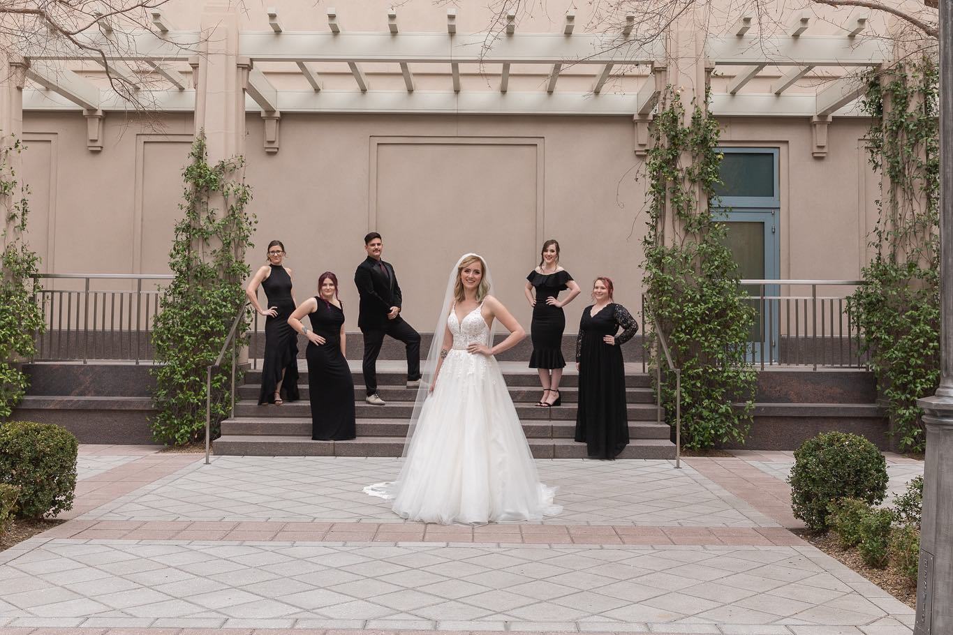 #brideTribe!!! How do you like these wedding party shots?! The average Bride has 4 bridesmaids, I have done weddings with as little as 1 and big weddings that had 10!! The more the merrier! 😊 it’s gotta be hard to pick out your best mates to be up there with you on your big day. #weddingsquad #arizonaweddingphotographer #arizonaweddingphotography #sedonaaeddingphotographer #phoenixweddingphotography #arizonawedding #azweddingphotography #azwedding #lasvegasweddingphotographer #adventurephotographer #travelingphotographer #AZweddingphotographer #arizonaphotographer #weddingday #desertweddings #lvwedding #azweddings