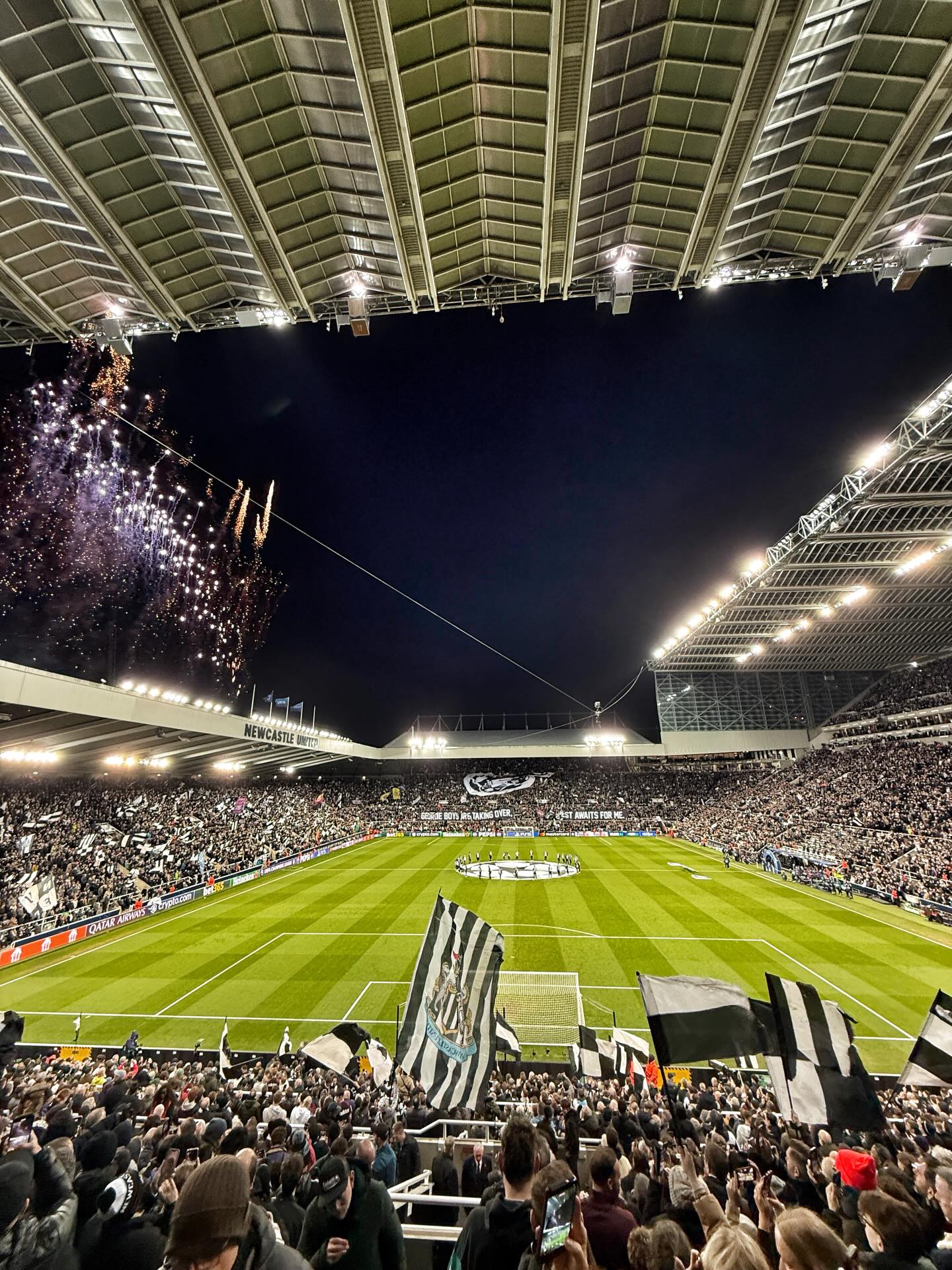 From the Premier League to the Champions League, it’s been a bumper week or two at St James’ and every single time it doesn’t disappoint.
Here are some snaps from the Everton, Man Utd, Man City & Barcelona games all enjoyed in the company of @imrevaradi59, @ryan_taylor_84, @keithgillespie1975 & @johnberesford_
Next up at St James’, Sunderland! Can’t wait.