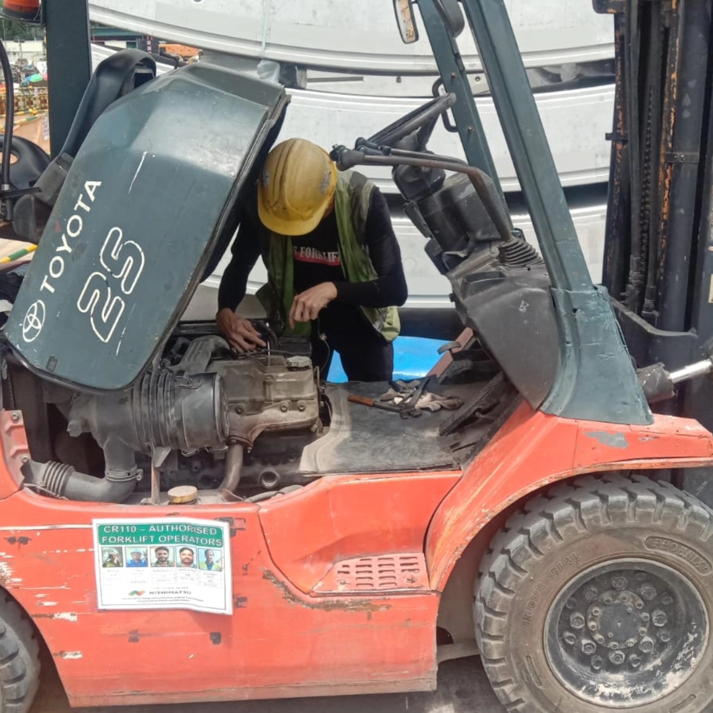 It's Monday! A fresh start to a new week.
#bsforklift
#forklift
#forkliftrepair