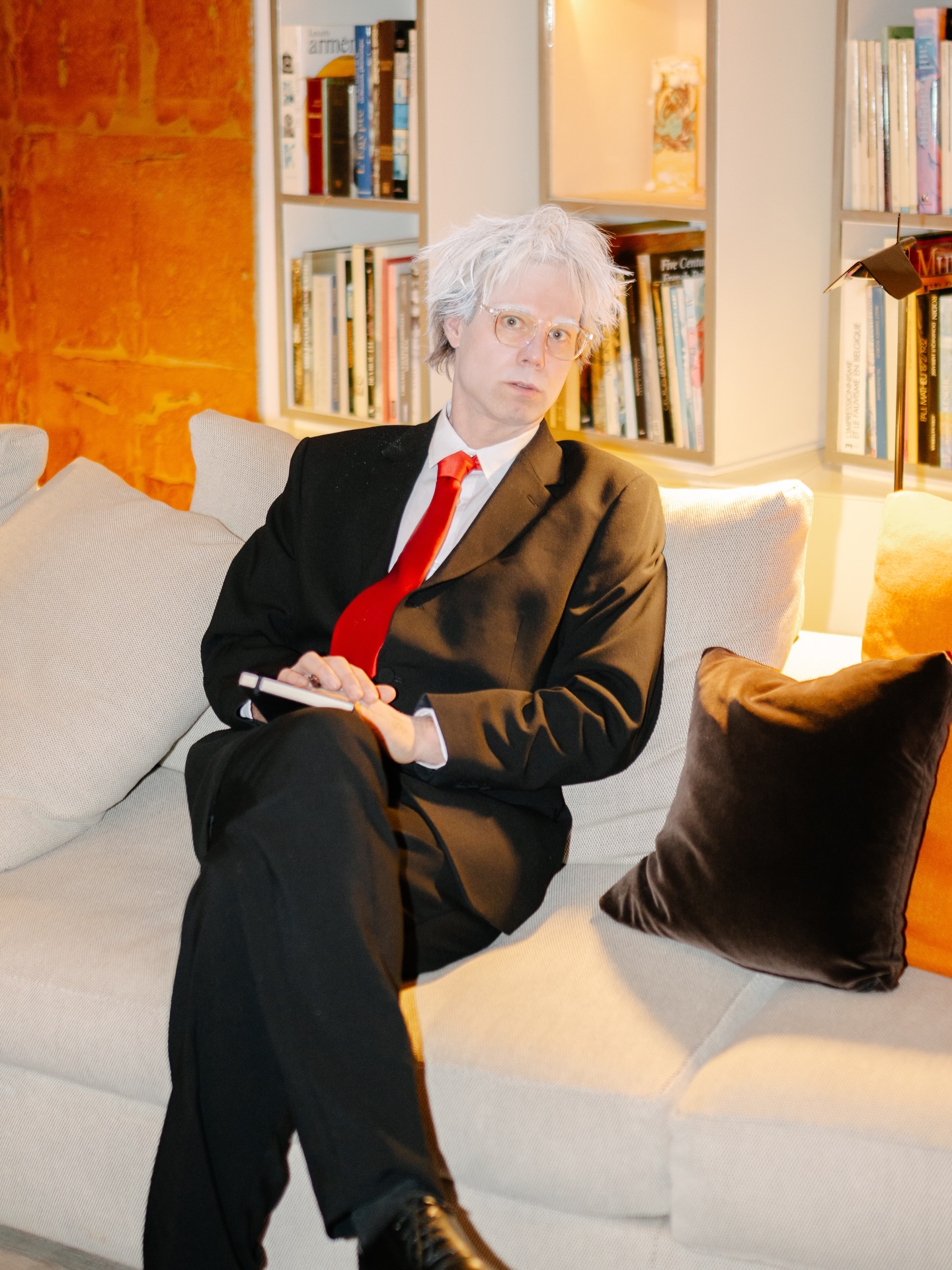 Andy Warhol. The most intriguing guest at your party. He wanders around, takes notes and makes drawings. What he sees becomes art.
Art is what you can get away with - A.W.
For @thefriendsbyverhulst
#soul15evententertainment #soul15 #charactercreation #typecasting #andywarhol