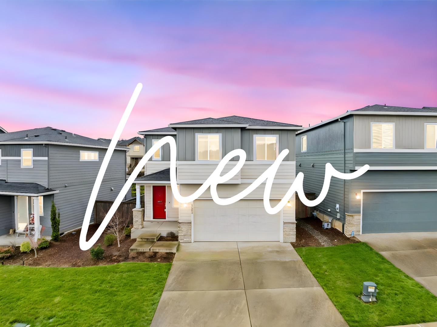 โจ Better than new, move-in ready home in the award winning neighborhood Pleasant Valley Villages in Happy Valley โจThis upgraded 2-story home has an impressive vaulted entry, gas fireplace, upgraded flooring, gourmet kitchen, quartz slab, pantry, included fridge, storage, half bath and covered patio. Upstairs features a spacious primary with walk-in shower, double quartz vanity and large walk-in closet, laundry with included washer and dryer, guest full bath and 3 additional bedrooms. Over $30K in upgrades, including A/C, lawn in the fully fenced backyard, and custom window coverings throughout. Enjoy community amenities like shared gardening across the street, playgrounds, green spaces, trails, a pool, and a clubhouse. Excellent location with easy access to shopping, dining, parks, and top-rated schools. Ask for the full upgrades list!
๐Open House: Sunday 11-1pm
4 bed ๐๏ธ โ2.5 bath ๐ | 2 car ๐ | 2 levels ๐ช| 1,670 sqft ๐
๐ 11692 SE Horse Tail Falls Way, Happy Valley, OR 97086
MLS 210320309
๐ท๏ธPrice: $620,000
.
.
.
#happyvalleyorgeon #happyvalleyhomes #happyvalleyrealestate #pleasantvalleyvillages #justlisted