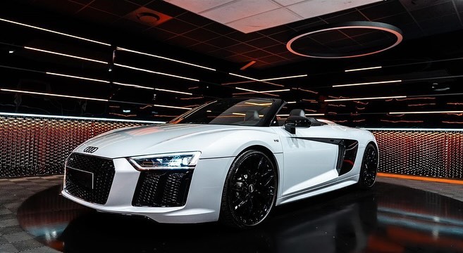 ✨ Nouvelle arrivée chez Franz Rental Cars ! ✨
🚗 Audi R8 Cabriolet V10 atmosphérique - 540 cv disponible dès maintenant !
Avec son moteur légendaire et une ligne d'échappement qui rappelle celle d'une Lamborghini Huracan, profitez d’un son démoniaque et d’une expérience de conduite inoubliable. 🔥
☀️ Idéale pour :
👉 Des balades estivales sur la Côte d'Azur 🌴
👉 Sublimer un mariage ou un événement unique 💍
Plongez dans le luxe et la puissance. Réservez-la dès aujourd'hui !
📲 Plus d'infos ici : https://www.roadstr.fr/cars/audi-r8-v10-spyder-2017-aix-en-provence
#AudiR8 #Cabriolet #Supercar #FranzRentalCars #CotedAzur #MariageDeRêve #luxuryexperience