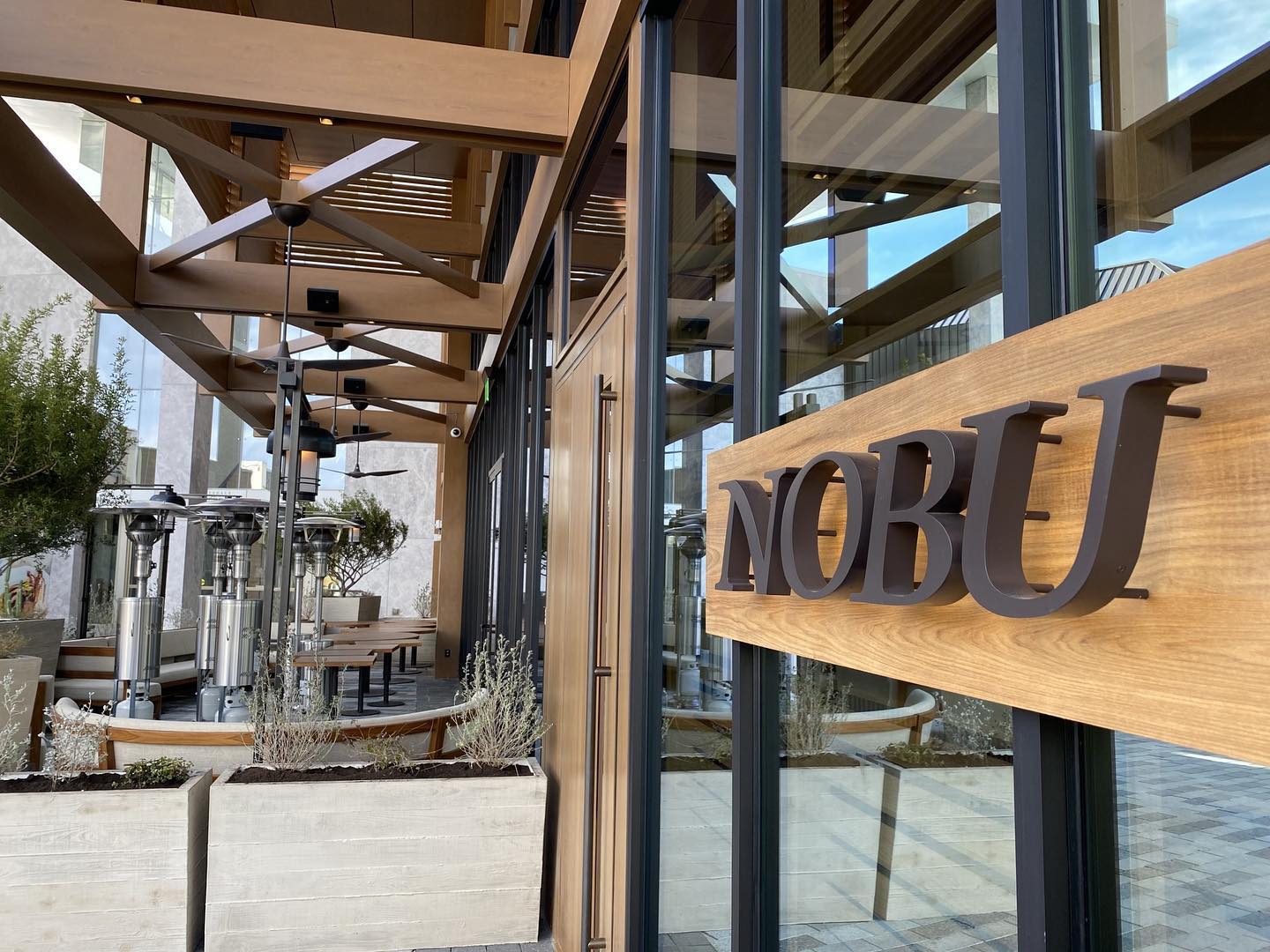 NoBu Scottsdale in beautiful fashion square. Our favorite client, bringing them network activated and secured 👊🏼
#mayactivated #nobu