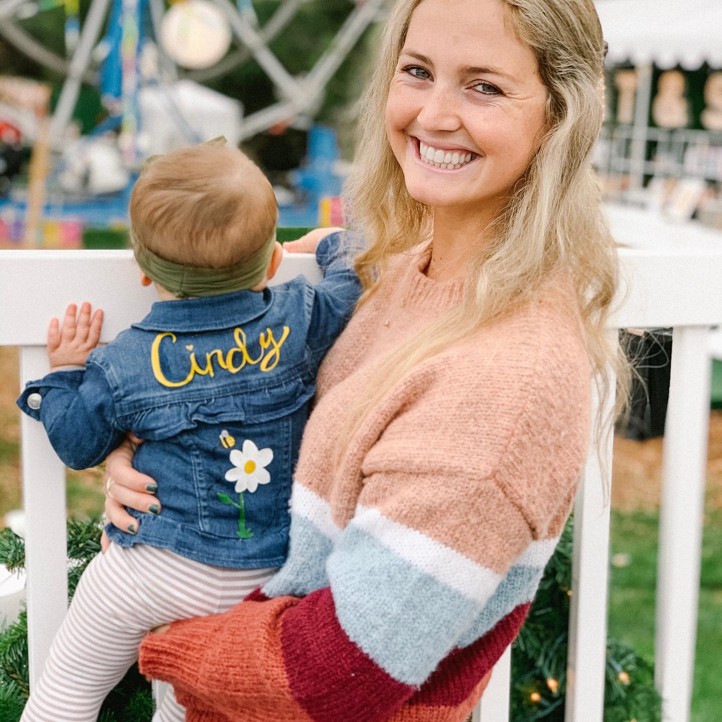 The lovely Cindy looks absolutely adorable in her early Christmas present! 💖🥰🙌🏻