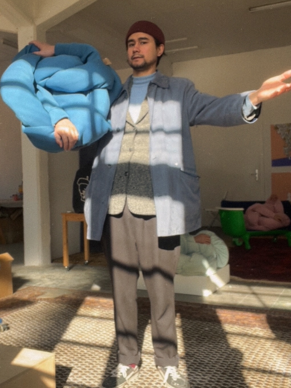 Tada!!🎉
Let me present you „Oh Lagune“ in my most presentative way of presentation.
Oh Lagune
Silicone, fabric, metal
2025