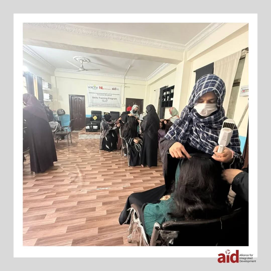 A glimpse from our ongoing Skills Training Program, where participants practice essential salon techniques through hands-on learning and guided instruction.
#AIDforchange #AIDPakistan #AIDRelief