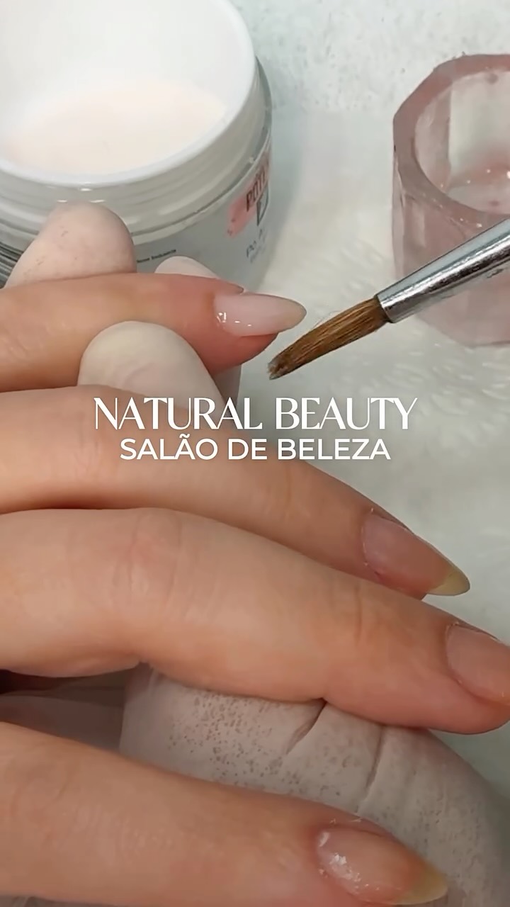 Beauty, se a sua unha descasca fácil… a blindagem é pra você 💅✨
Mais resistência, mais durabilidade e aquele acabamento impecável por muito mais tempo.
Porque unha bonita é a que continua linda dias depois 💜