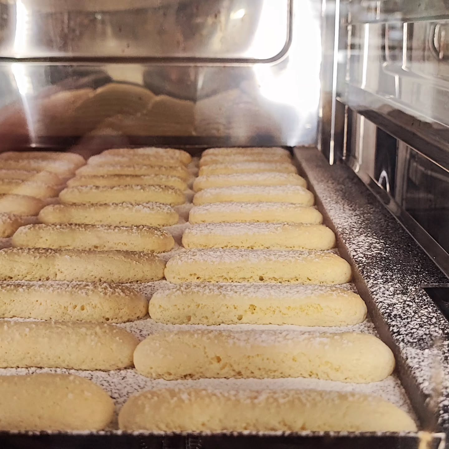 Freshly baked savoiardi (ladyfingers)! 😋 We enjoy making everything from scratch!
.
.
.
#dolcebakeamore
#tiramisu
#savoiardi
#denhaagfood