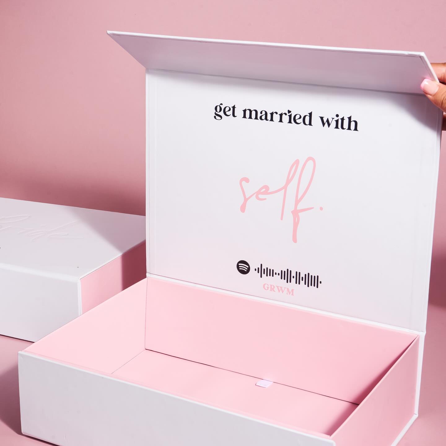 A meticulously crafted bridal set for @self_thebrand , where luxury materials, refined craftsmanship, and exceptional detailing come together for the perfect bride.