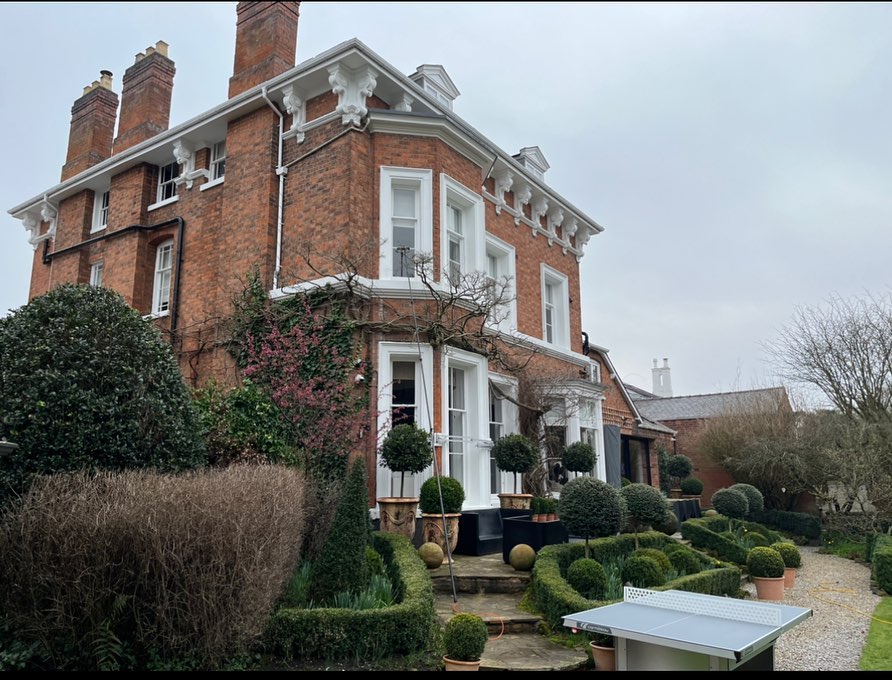 On the tools at one of our stunning homes in Edgbaston 😍🏘
If you are looking for a proven professional window cleaner who won’t let you down then call us today..
📍Birmingham, Walsall + Surrounding areas📍
⭐️Professional ⭐️Quality ⭐️ Reliable ⭐️
✨Over 10 Years Experience✨
🏡Residential + Commercial 🏢
🌏 www.adam-bartlett.co.uk
📧 info@adam-bartlett.co.uk
📞 07760713218