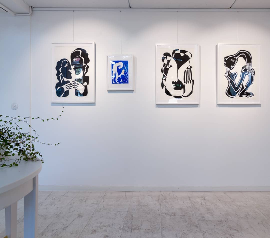 Menovinkki heinäkuulle 🎨
@galleriafogga ja juuri avattu näyttely "Äsken syntyneet".
Avoinna 3.7.-22.7.2021
Nämä kuvat on otettu näyttelyn kasauspäivänä eli pelkkä "kurkistus tulevasta".
Suosittelen lämpimästi käymään paikan päällä ihastumassa.
#simpleroom #acrylicart #acrylicpainting #akryylimaalaus #contemporaryart #contemporarypainting #finnishart #helsinki #menovinkki #suomalsistataidetta #suvisaarnistoart #taide #taidenäyttely #taidettakotiin