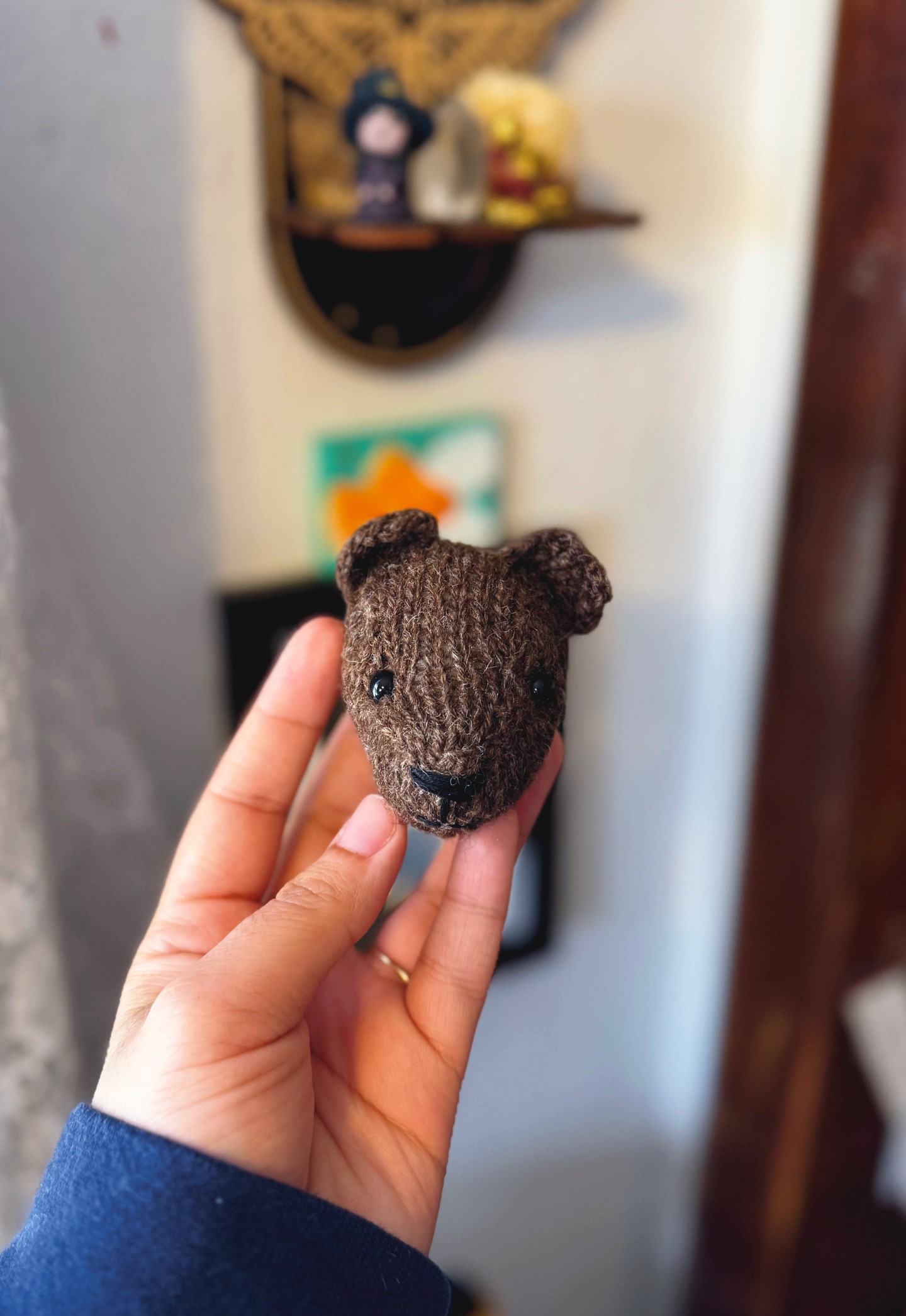 Trying out a knitting pattern with a more vintage look. It doesn't look like the designer (April Cromwell) or her website (bysmallmeans.com) is active anywhere, but the pattern is still very much appreciated!
#knitting #knitbear #teddybear