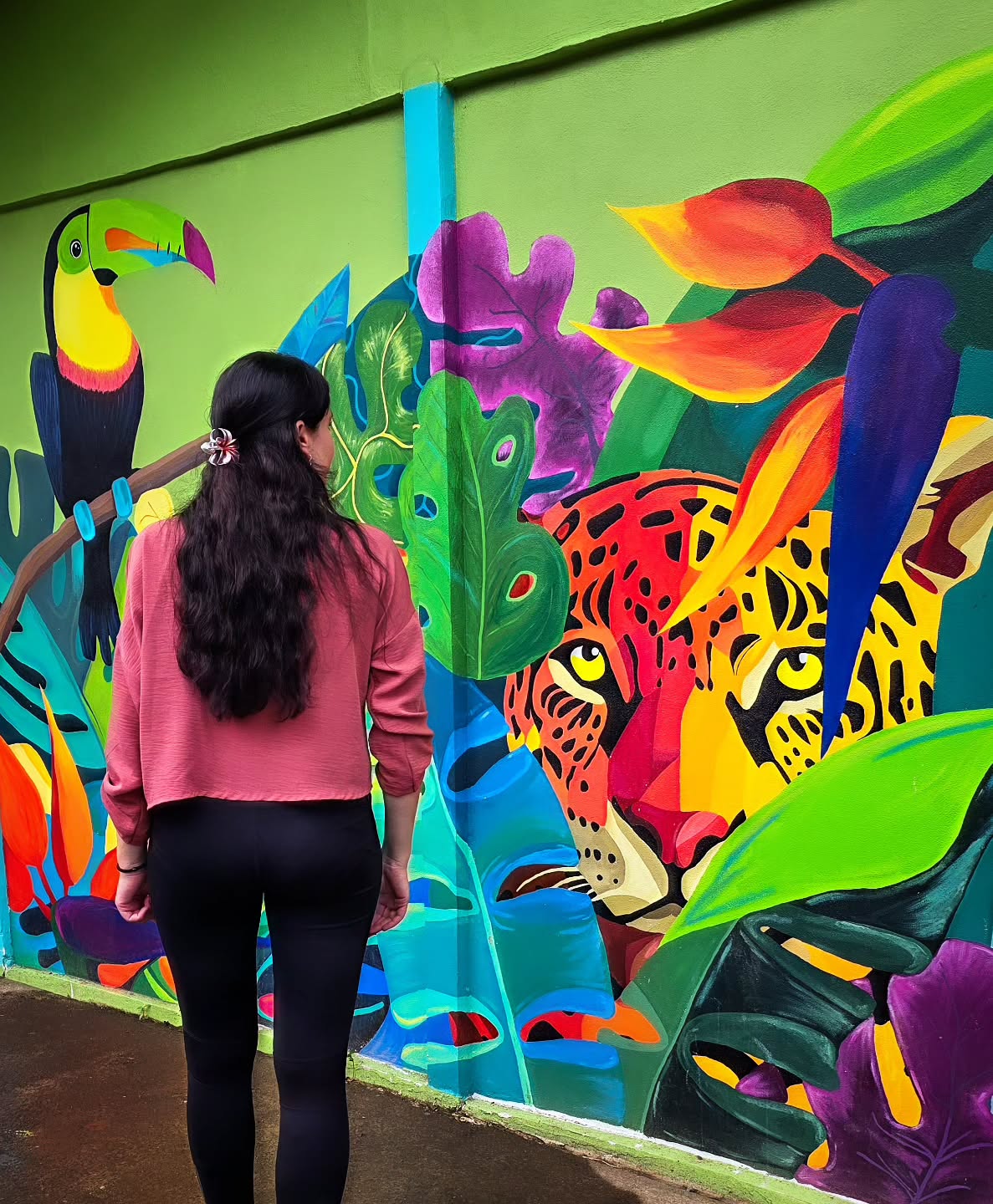 🎨✨ 𝑺𝒕𝒓𝒆𝒆𝒕 𝒂𝒓𝒕 𝒗𝒊𝒃𝒆𝒔 𝒊𝒏 𝑪𝒐𝒔𝒕𝒂 𝑹𝒊𝒄𝒂. 🇨🇷 𝑬𝒗𝒆𝒓𝒚 𝒄𝒐𝒓𝒏𝒆𝒓 𝒕𝒆𝒍𝒍𝒔 𝒂 𝒔𝒕𝒐𝒓𝒚, 𝒆𝒗𝒆𝒓𝒚 𝒘𝒂𝒍𝒍 𝒃𝒖𝒓𝒔𝒕𝒔 𝒘𝒊𝒕𝒉 𝒄𝒐𝒍𝒐𝒓 𝒂𝒏𝒅 𝒄𝒓𝒆𝒂𝒕𝒊𝒗𝒊𝒕𝒚.
#graffiti #tortugeronationalpark #graffitiart #beautiful #costarica