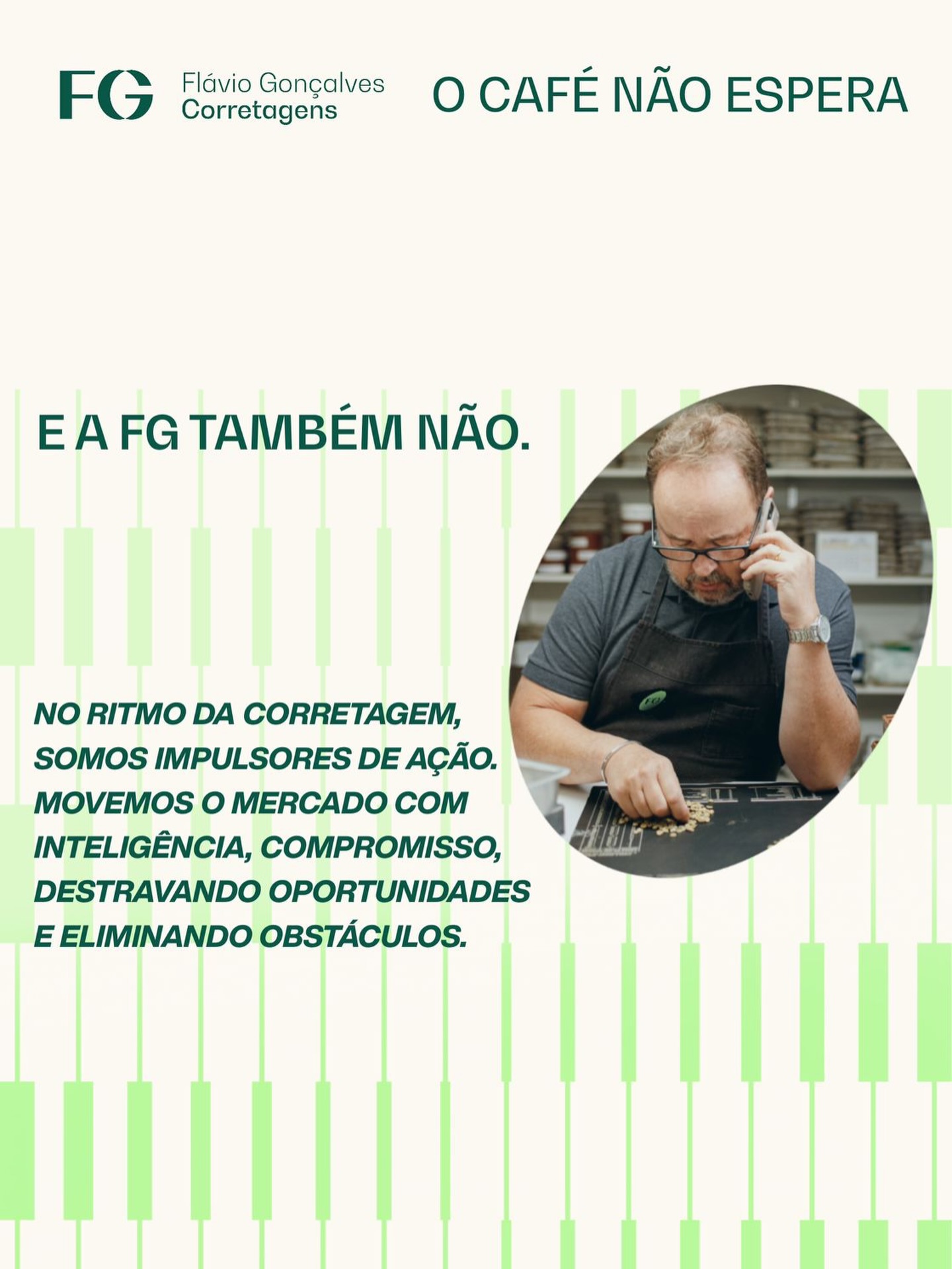 Nosso diferencial reside no acompanhamento rigoroso e dedicado de cada etapa do processo. Desde o plantio até a colheita, passando pela logística, embarque e autorização de pagamento, mantemos atenção constante a cada detalhe.
Nosso objetivo é proporcionar segurança e confiança tanto ao produtor quanto ao comprador no negócio.
☕ A qualidade do seu café é o nosso compromisso. Por isso, testamos, analisamos e cuidamos de cada remessa, garantindo que o seu produto atinja o melhor valor de mercado.
📍 Visite-nos: Rua Cassimiro Santos, 1279 Centro, Patrocínio/MG
📞 Contato: (34) 3831-5686