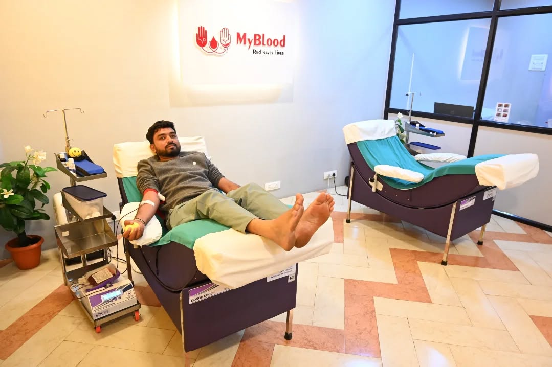 Amar Badode’s blood donation at Myblood Charitable Blood Bank reflects true compassion and social responsibility. His act strengthens the lifesaving mission of the blood bank and inspires the community to contribute toward saving lives.
.
.
.
#maheshfoundation #bloodbank #belagavi #karnataka #india