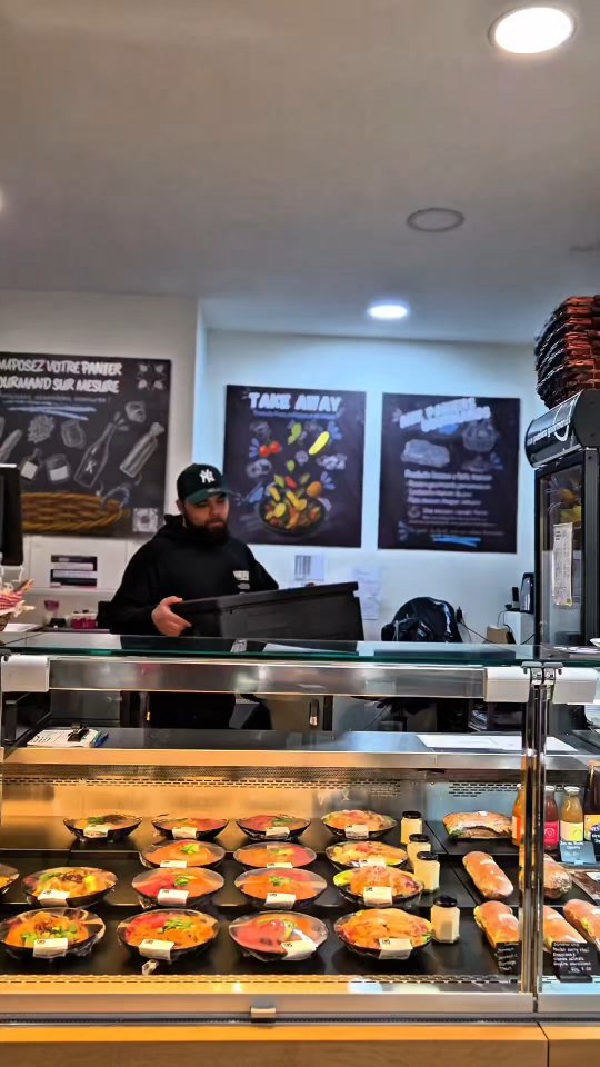 Qu’est-ce que le fer à repasser fait là ?
#serie #atelierphenix #ferarepasser