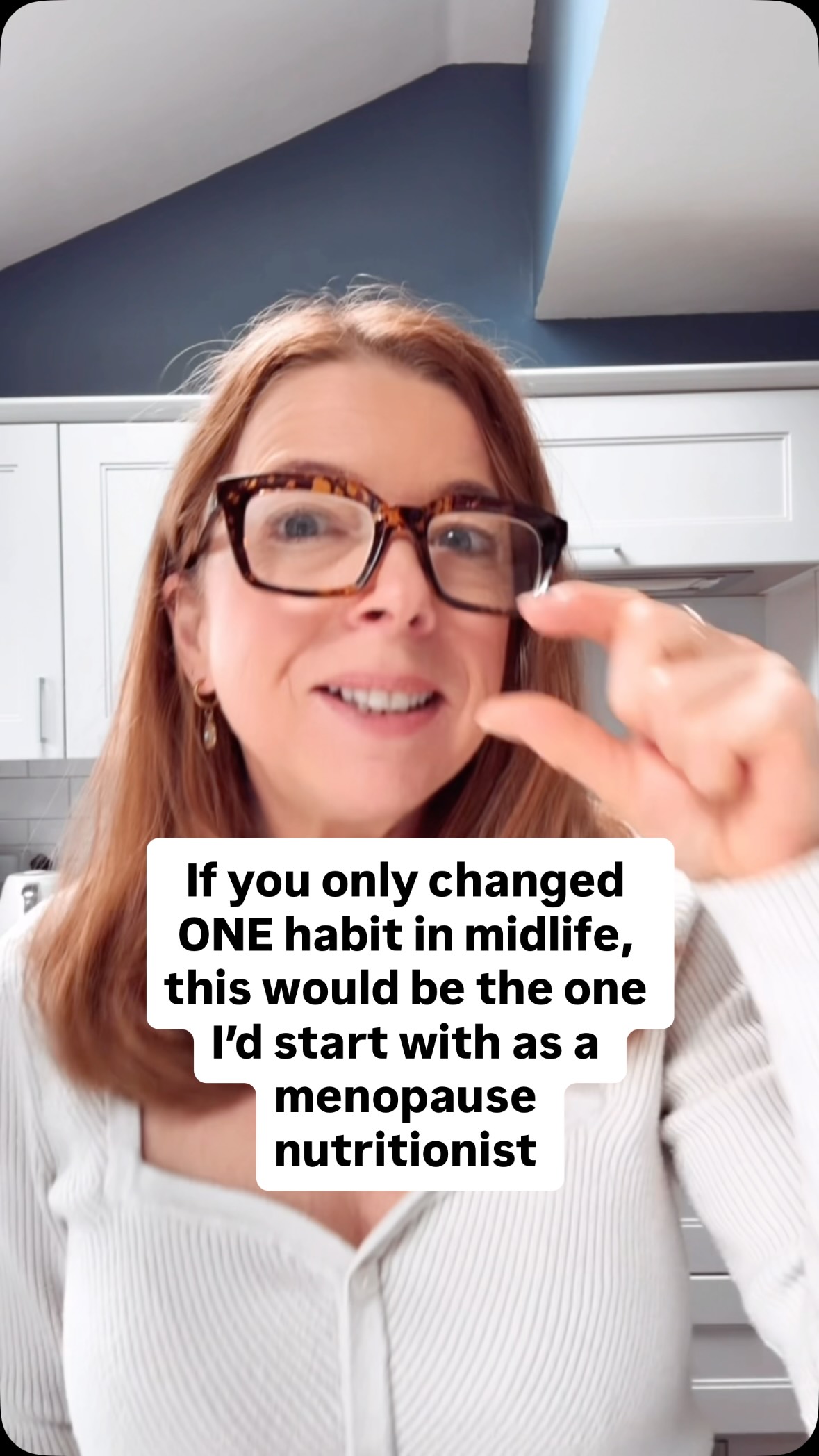 If you’re feeling stuck with energy, cravings or weight in midlife, the first thing I’d look at is breakfast.
Because what you eat (or don’t eat) first thing in the morning has a surprisingly big effect on how your body feels for the rest of the day.
During perimenopause and menopause, hormonal shifts can affect blood sugar regulation and appetite signals.
So when breakfast looks like:
coffee
toast
or nothing at all
it often sets up a bit of a blood sugar rollercoaster.
Which can lead to:
• mid-afternoon energy crashes
• stronger sugar cravings
• feeling hungry again quickly
• overeating later in the day
Adding protein and fibre at breakfast helps slow digestion, stabilise blood sugar and keep you fuller for longer.
Which is why women often notice:
• steadier energy
• fewer cravings
• better focus
• easier appetite control
It’s a small habit — but it can make a huge difference.
If you want to try this properly, comment BREAKFAST and I’ll send you my free 5-day breakfast challenge so you can see how it feels in your own body.
It’s simple, practical and designed specifically for midlife hormones.
#Menopausebreakfastfix
#menopauseweightloss
#midlifemetabolism