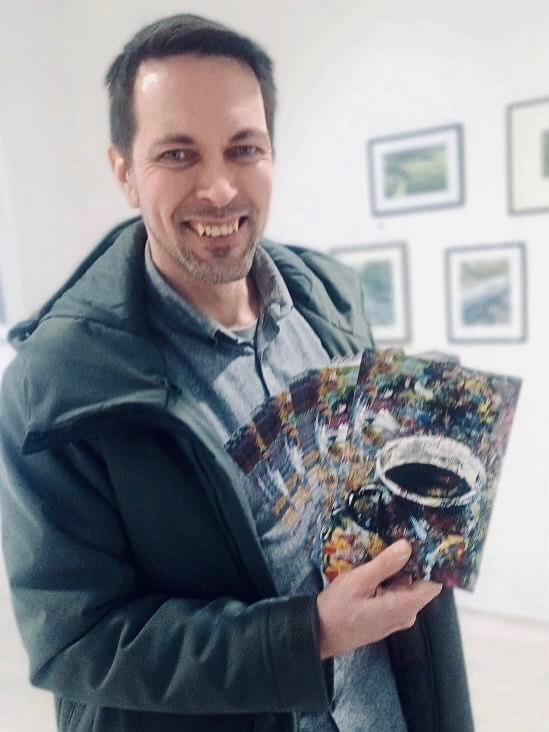 Näyttelyn kutsut vihdoin kädessä ja parin viikon päästä pääsen vihdoin ripustamaan teokset @galleria4kuus seinille! 🥳
#taidenäyttely #taidettakotiin #maalaustaide #sisustusinspiraatio #värikäskoti