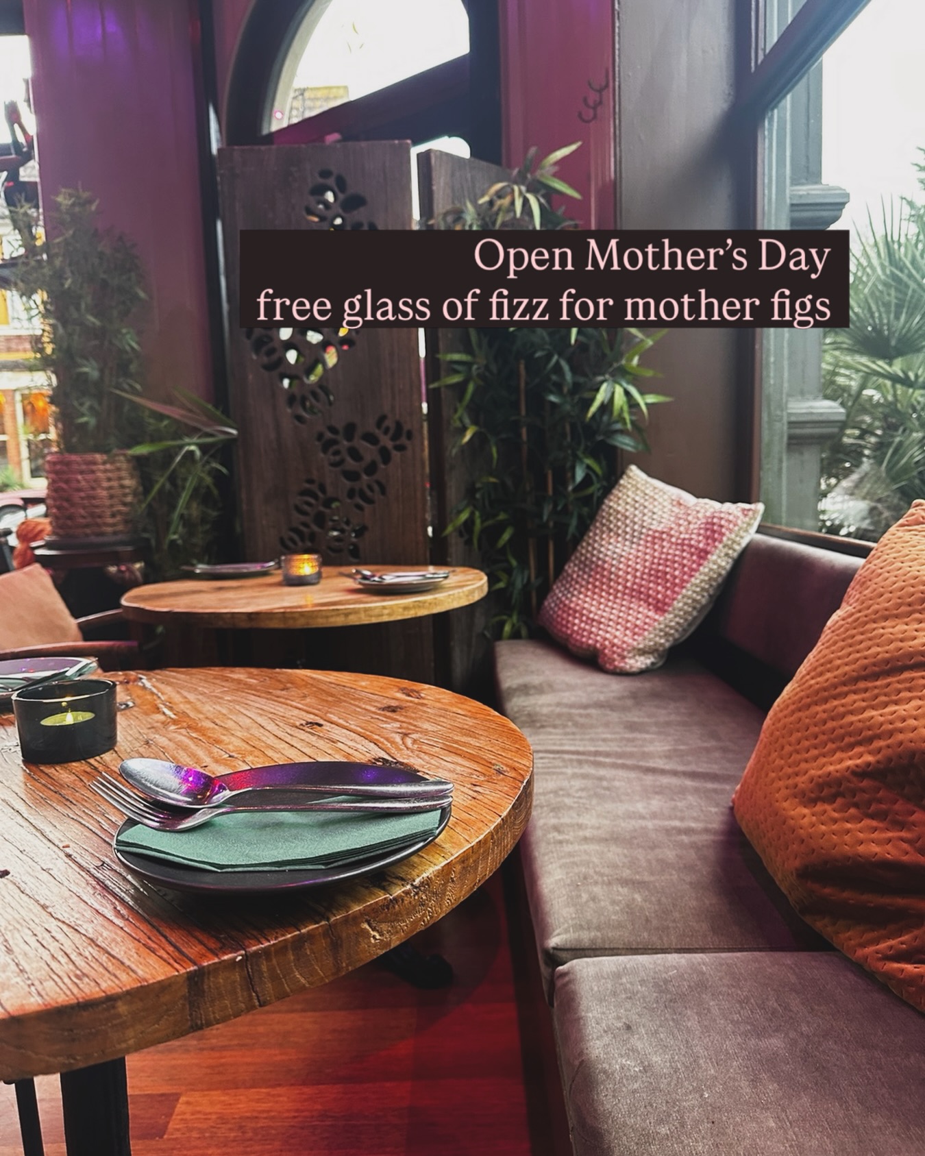 We’re open from 12pm this Sunday at Mango in Portswood, join us for lunch or dinner, and enjoy a glass of fizz for mother figs on us… as well as:
✨ 4 for 3 on tapas 12pm-5pm
✨ happy hour cocktails 12pm-6.30pm
… what a delight! 🫶
—
Book online: www.mangothai.co.uk
—
📍Mango Thai Tapas - 27 Portswood Rd., Portswood, Southampton, SO17 2ES
—
#southamptonrestaurants #southamptonmothersday #thaitapasbar