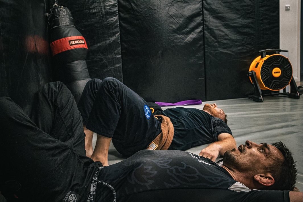 The Tale of the Gym Nemesis
Show me a gym that doesn’t have them!
Two people who always seem to find each other on the mat. The rounds are harder, the pace is higher, and neither one is willing to give an inch.
Your gym nemesis is one of the best things you can have in jiu-jitsu.
They expose your weaknesses.
They shut down your favourite moves.
They force you to evolve.
Some days you get the better of them.
Some days they make you question every life decision that led you to stepping on the mats that evening.
But over time something strange happens — you both get better, faster than everyone else around you.
Iron sharpens iron.
So if you’re lucky enough to have a gym nemesis… appreciate them. Because that rivalry might be the very thing pushing you to the next level.
Tag your gym nemesis below 👇
#bjj #jiujitsu #brazilianjiujitsu #baldock #hertforshire