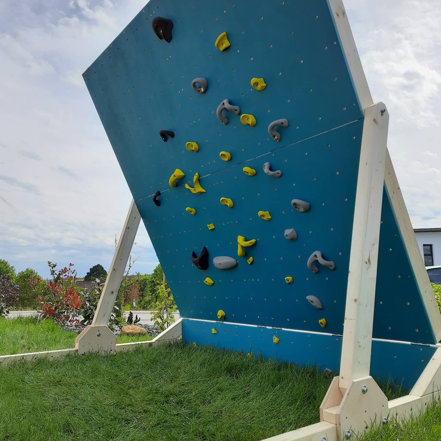 FreeWall V2 - verstellbar 20° - 60° verstellbar
#climbmania_de #climbmania #climbingholds #climbing #climb #climbing_is_my_passion #shapes #bouldering #boulder