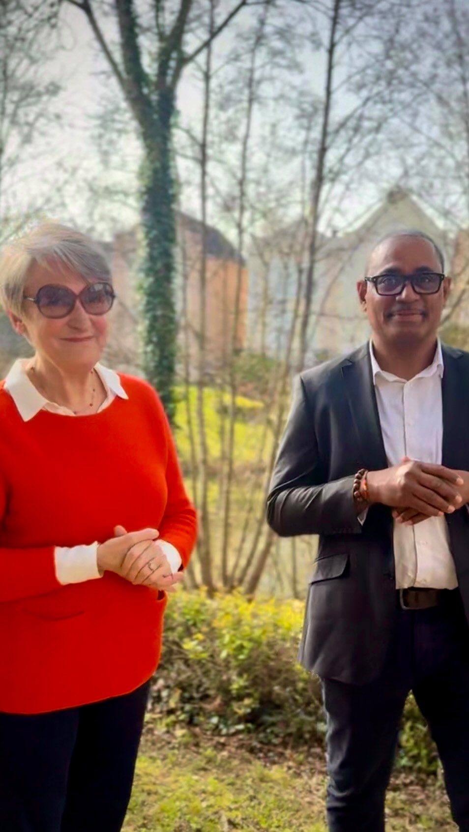 🤝 Renforcer le dialogue pour mieux vivre ensemble à Moissy
Prévenir les tensions, apaiser les situations et accompagner les habitants vers des solutions durables : ce sera l’objectif du futur conseiller municipal à la médiation que nous souhaitons créer.
Avec Eddy Marie-Sainte, policier de métier, cette délégation aura pour mission d’intervenir sur les conflits du quotidien et les situations pouvant perturber un voisinage ou même la vie d’un quartier, afin de trouver des solutions durables et adaptées.
Concernant la lutte contre la petite délinquance, la Ville agit déjà dans ce sens, notamment avec les rappels à l’ordre effectués par la maire à destination des familles. Cette nouvelle délégation permettra d’aller plus loin dans l’accompagnement et la prévention.
Une convention sera également passée avec le
Tribunal de Melun afin d’assurer un suivi plus complet des situations de délinquance et agir avant que les incivilités n’évoluent en délit.
Pour une ville apaisée, fondée sur la responsabilité, le dialogue et le respect :
Dimanche 15 mars : #JeVoteLineMagne #JeVote2