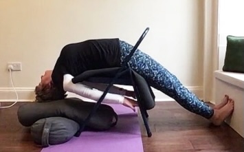 Start your weekend with Online Iyengar Yoga classes. Saturdays 9 - 10.30am. More details and bookings on my website: www.yogasarvasya.com 🙏🏼