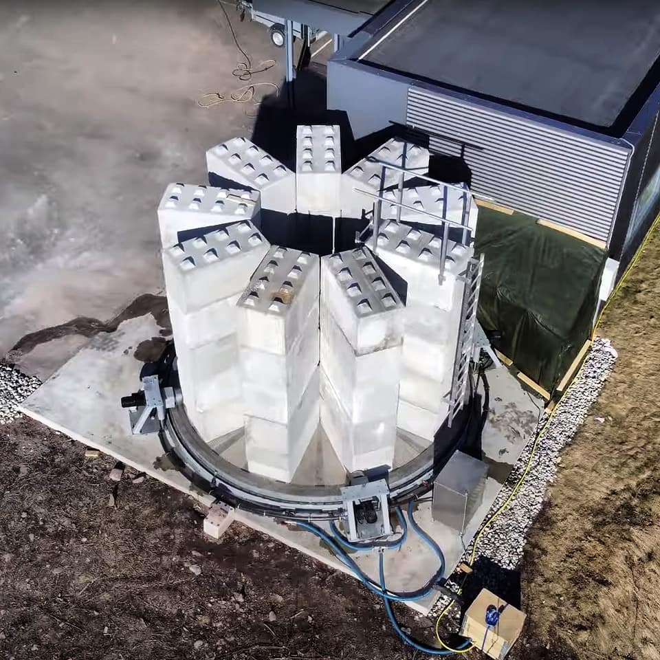 AHS's patented, brand new Hydrotable #cablecarousel design is now live!
This revolutionary cable carousel design significantly decreases foundation preparation costs, and nearly eliminates the need for rotating parts.
With this design, the cable carousel itself floats with minimal water pressure, giving an optimal load distribution on the foundation.
Check out the video on Youtube: bit.ly/Hydrotable