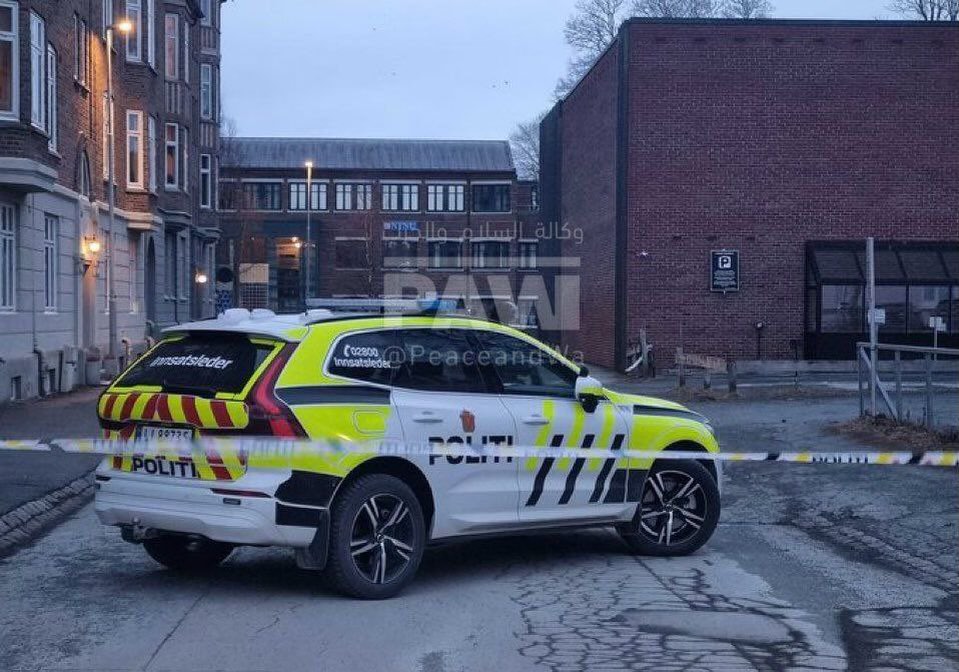 BREAKING NEWS: Reports of an attack against a synagogue in Trondheim. Norwegian counter terror police have arrived on the scene.