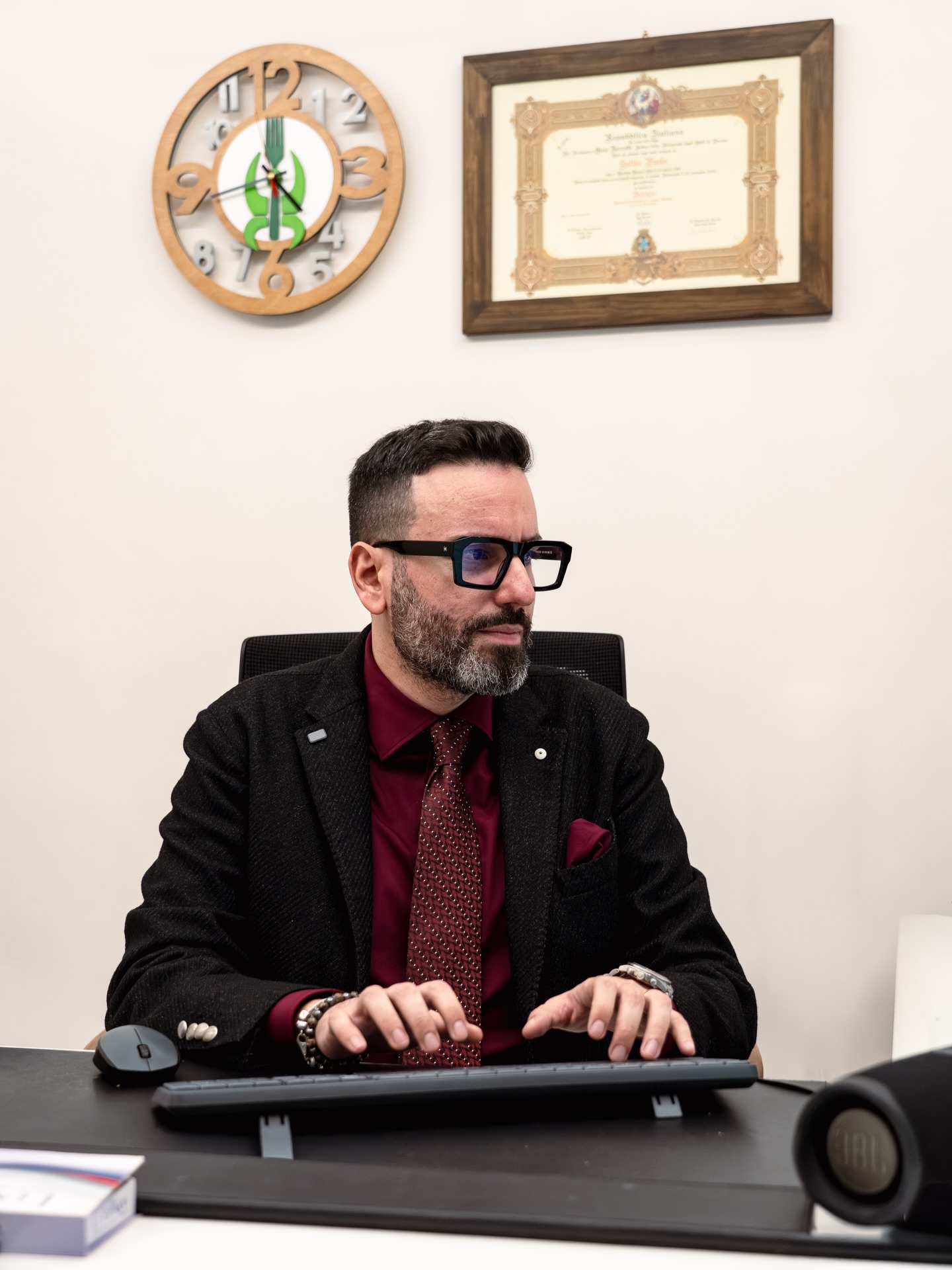 La nutrizione richiede metodo, attenzione e aggiornamento costante. Ogni indicazione nutrizionale deve basarsi su evidenze scientifiche e sulla valutazione attenta della persona, delle sue abitudini e del suo stato di salute.
Il mio lavoro è aiutare ogni persona a trovare il proprio percorso, con indicazioni chiare, realistiche e sostenibili nella vita di tutti i giorni.
Perché mangiare bene è una scelta di salute e consapevolezza. 🍎
#centronutrizionalesolito #solitonutrizione #puglia #nutrizione