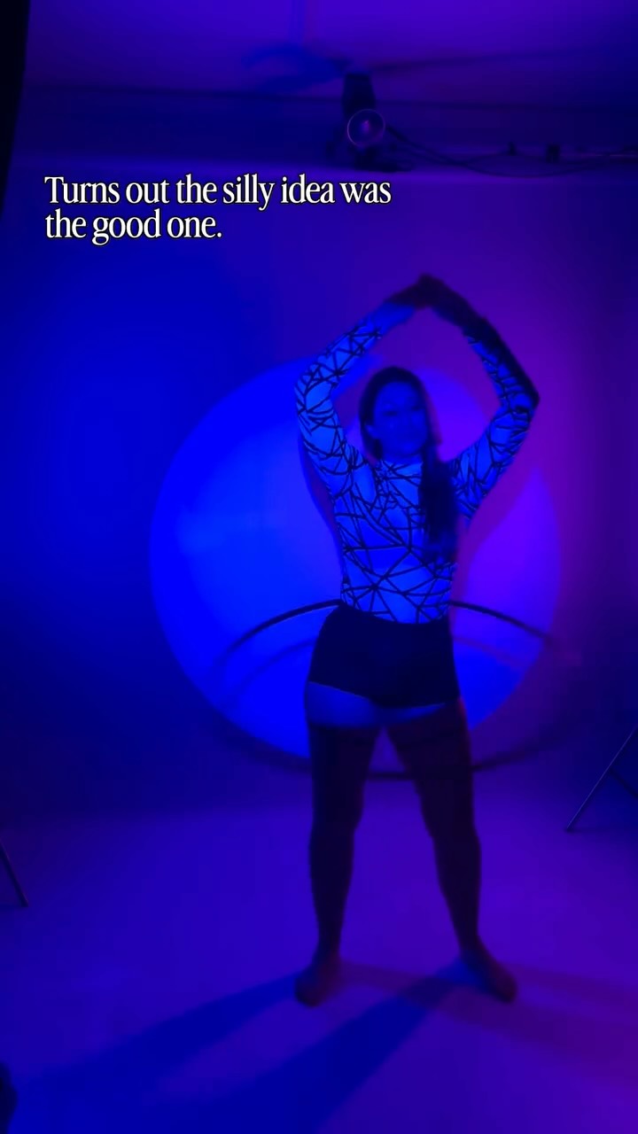 Years ago I picked up a hula hoop just for fun really and as a way to tone up after having a baby. No big plan in it and I definitely didn’t think it would turn into a career 😂
Fast forward and that little hoop somehow led to @globefit and @globefittrainingacademy ,kids clubs, photoshoots like this and mentoring other people building careers in movement.
And it’s not just hula hooping now either… we’ve grown into a full training academy, offering a range of fitness qualifications including Pilates, yoga, personal training and of course hula hoop instructor training too.
Funny where the silly ideas can lead hey 😜