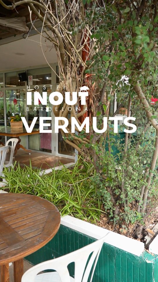🍸 Empieza el buen tiempo y la naturaleza nos invita a salir. Es momento de vermut, aire fresco y conversaciones que se alargan. Te esperamos 💚
___
🍸 El bon temps ja comença i la natura ens convida a sortir. És moment de vermut, aire fresc i converses que s’allarguen. T’hi esperem 💚
___
🍸 The good weather is here and nature is calling. Time for vermouth, fresh air and long conversations. See you 💚
#INOUTHostel #Nature #Relax